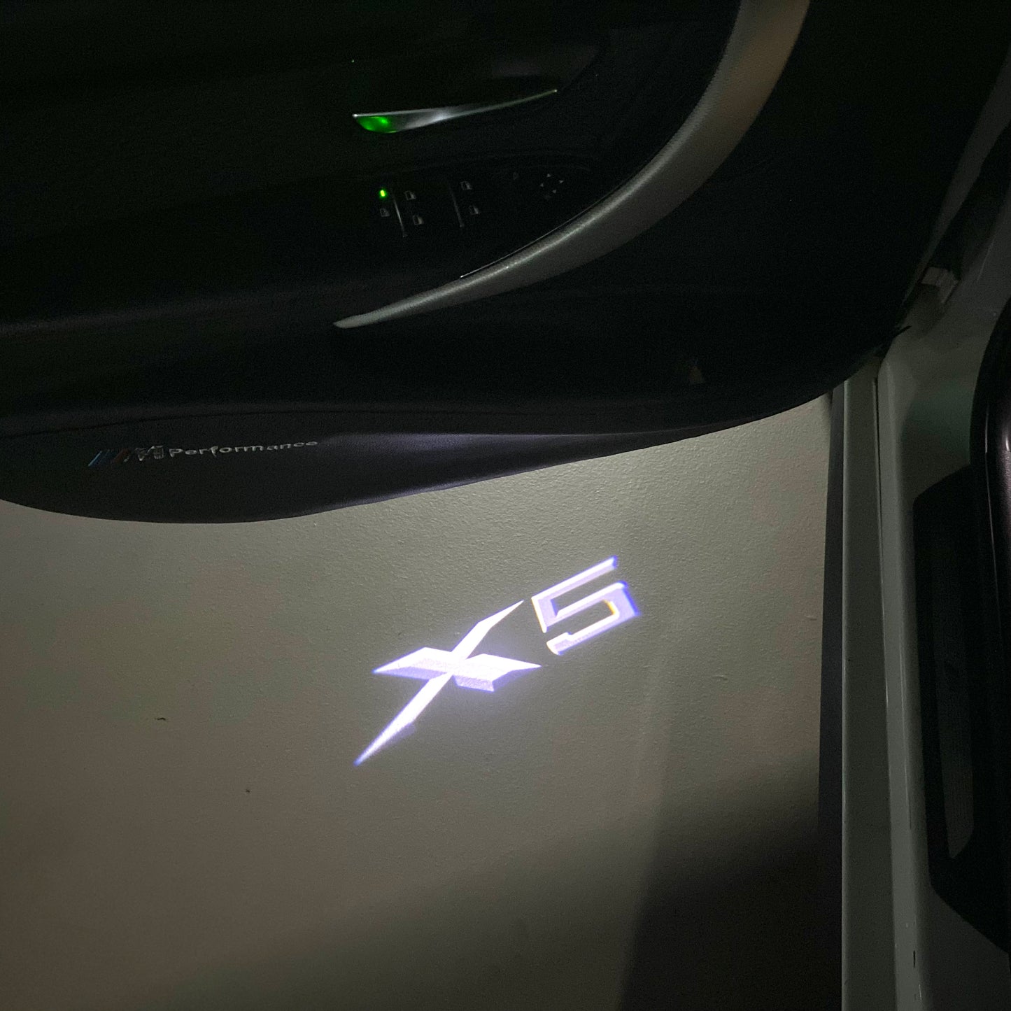 BMW X5 LOGO PROJECTOT LIGHTS (quantity 1 = 1 sets/2 door lights) Nr.6024q0t083