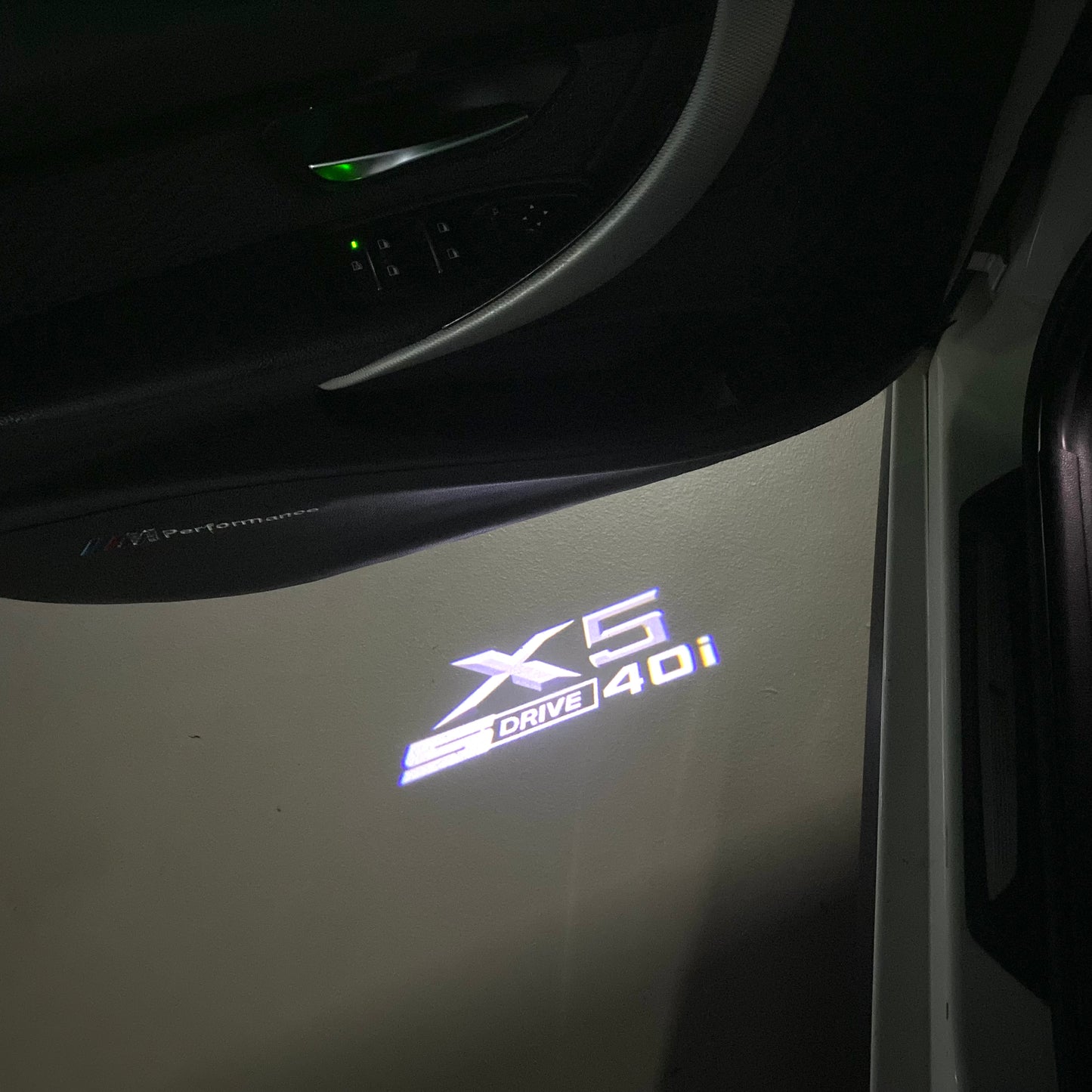 BMW X5 S drive 40i LOGO PROJECTOT LIGHTS (quantity 1 = 1 sets/2 door lights) Nr.6024q0t047