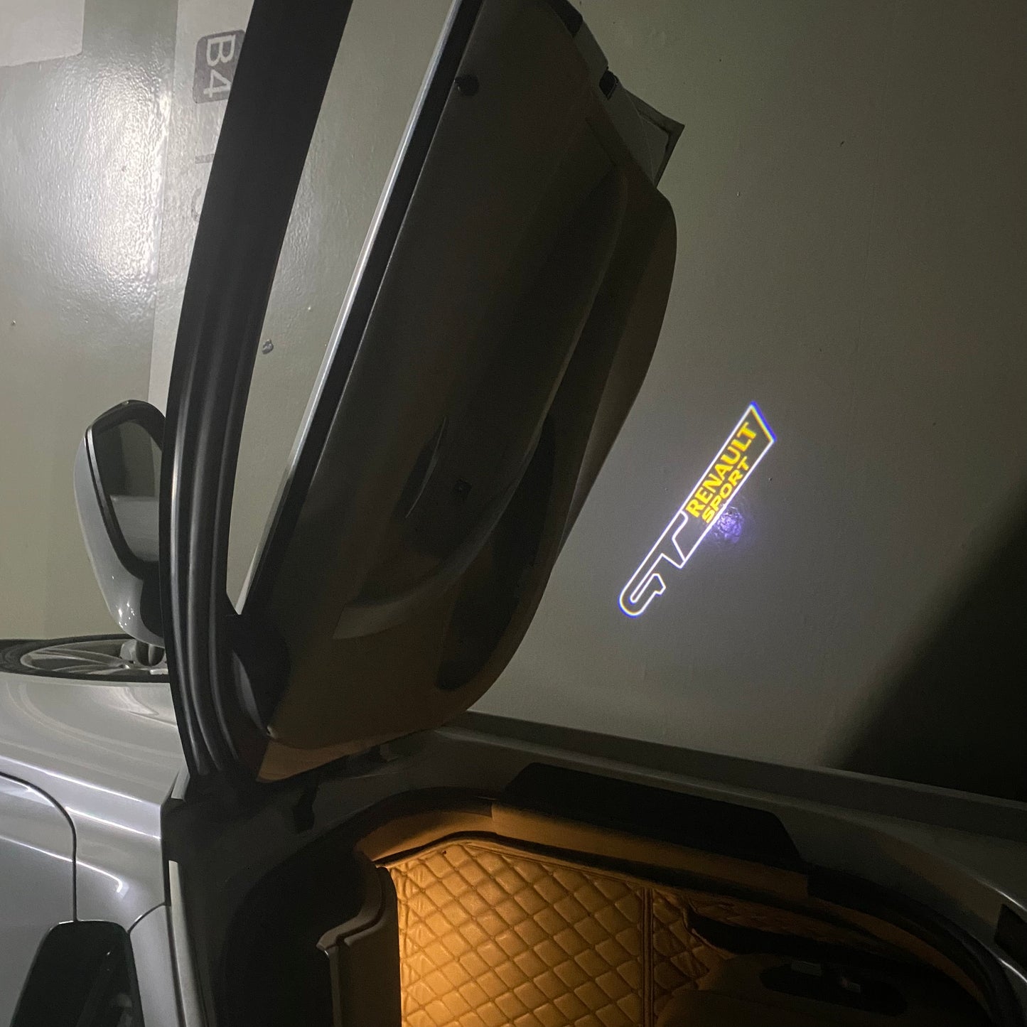 RENAULT GT LOGO PROJECROTR LIGHTS Nr.0947 (quantity 1 = 2 Logo Film & 2 door lights)
