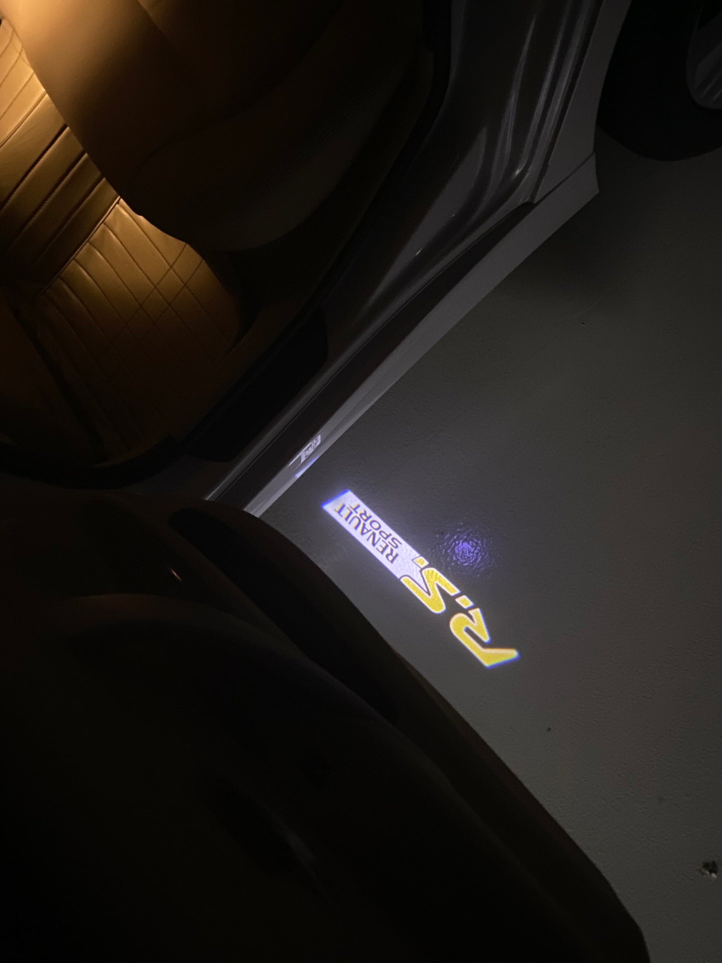 RENAULT RS LOGO PROJECROTR LIGHTS Nr.0940 (quantity 1 = 2 Logo Film & 2 door lights)