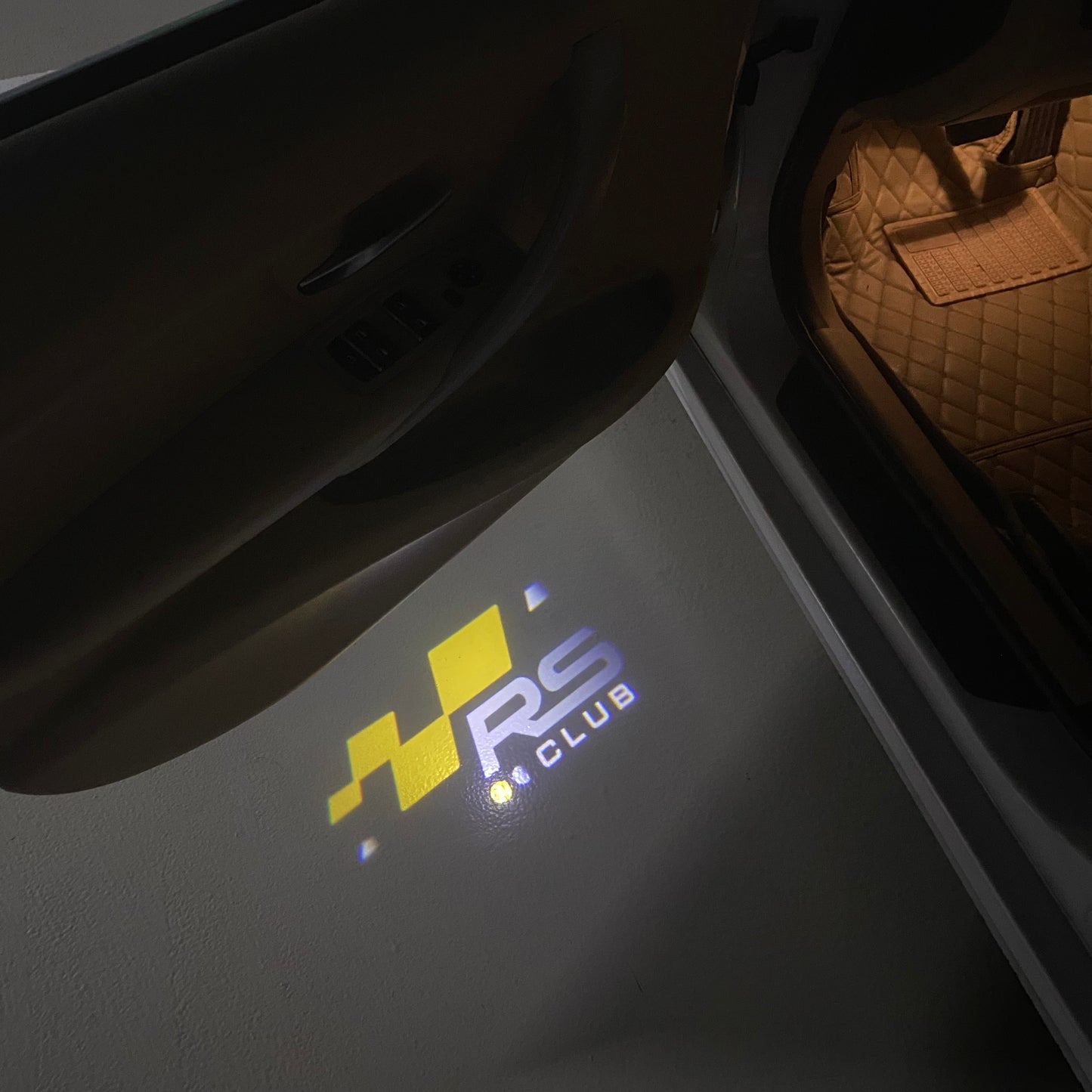 RENAULT RS LOGO PROJECROTR LIGHTS Nr.0950 (quantity 1 = 2 Logo Film & 2 door lights)