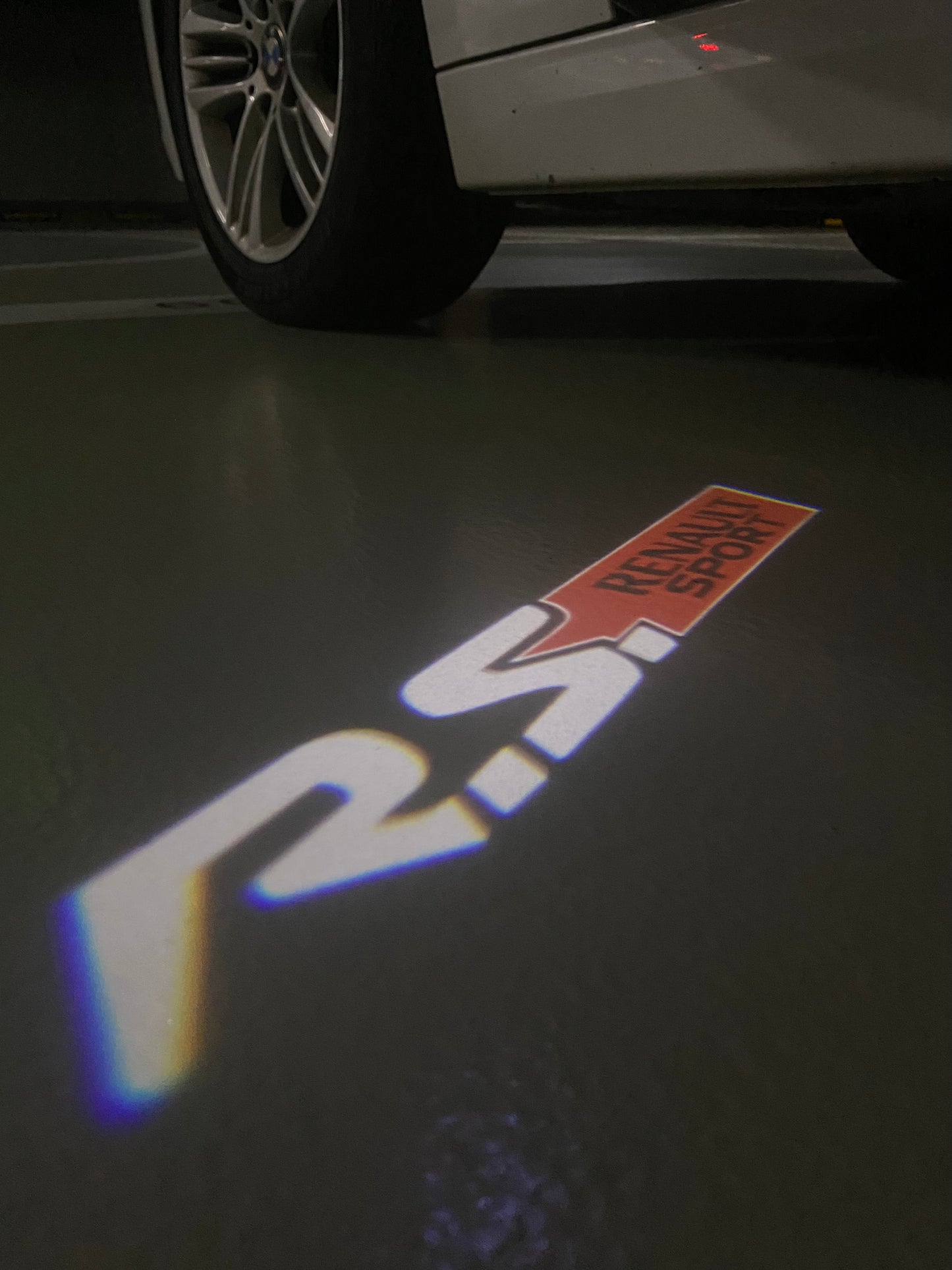 RENAULT Sport LOGO PROJECROTR LIGHTS Nr.0952 (quantity 1 = 2 Logo Film & 2 door lights)