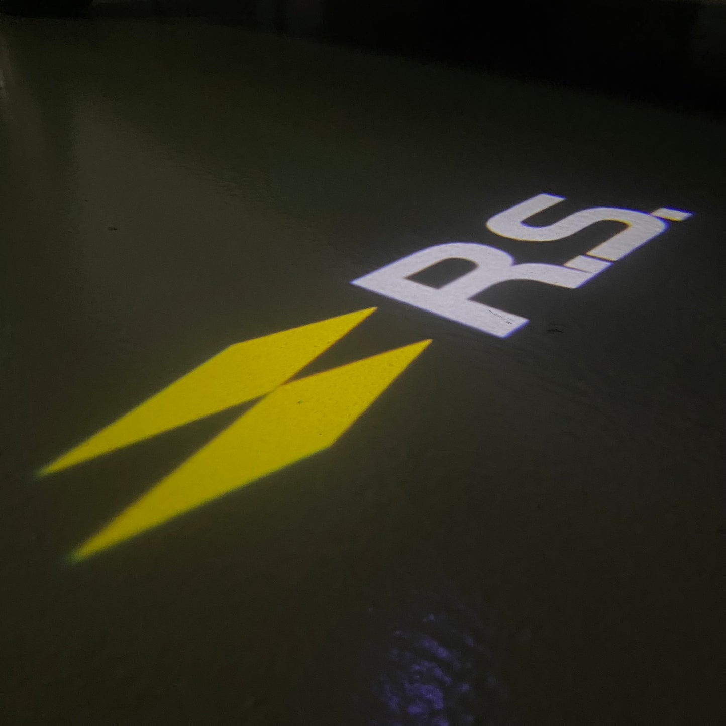 RENAULT RS LOGO PROJECROTR LIGHTS Nr.0956 (quantity 1 = 2 Logo Film & 2 door lights)