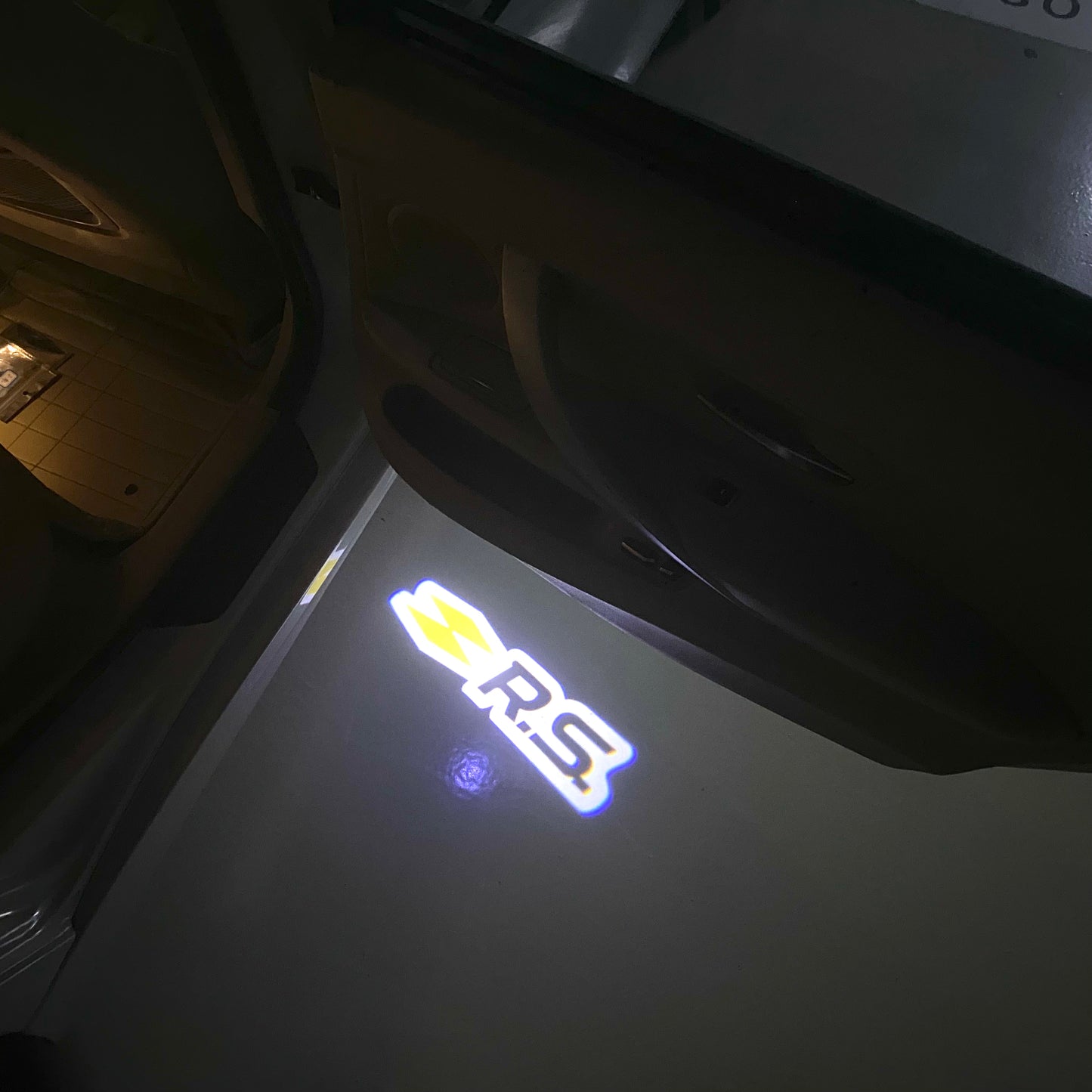 RENAULT RS LOGO PROJECROTR LIGHTS Nr.0955 (quantity 1 = 2 Logo Film & 2 door lights)