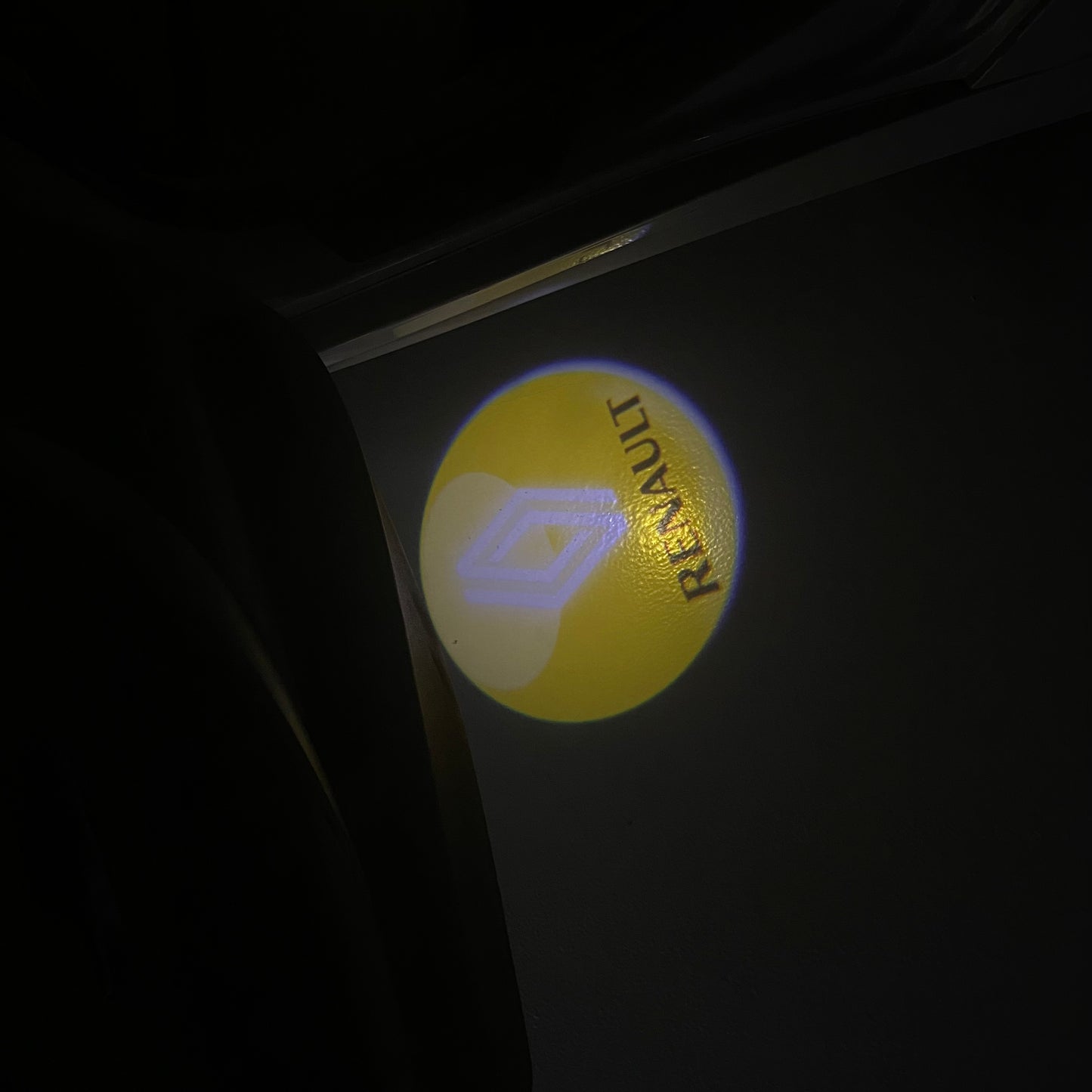 RENAULT ORIGINAL LOGO PROJECROTR LIGHTS Nr.0946 (quantity 1 = 2 Logo Film & 2 door lights)