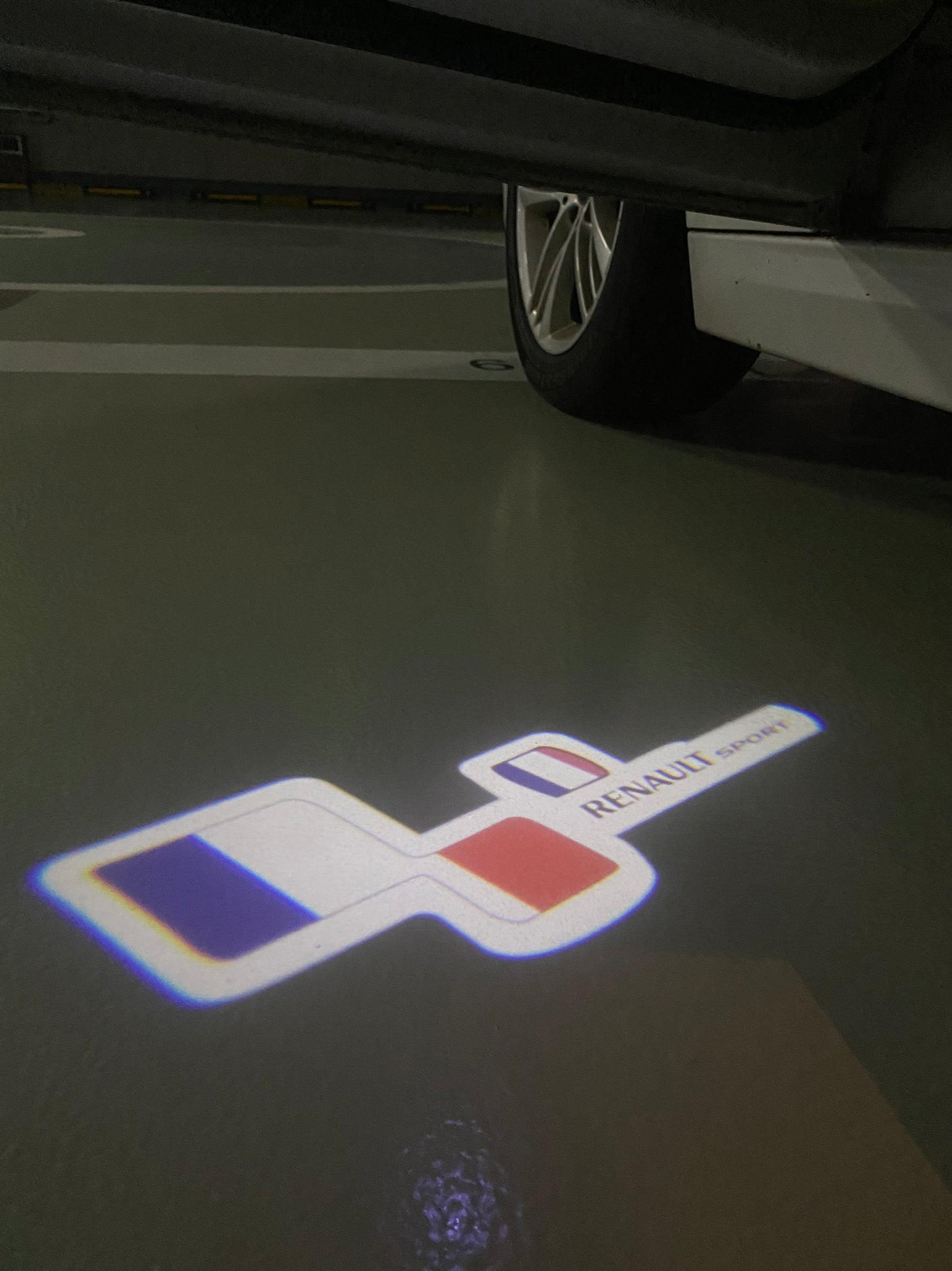 RENAULT Sport LOGO PROJECROTR LIGHTS Nr.0913 (quantity 1 = 2 Logo Film & 2 door lights)