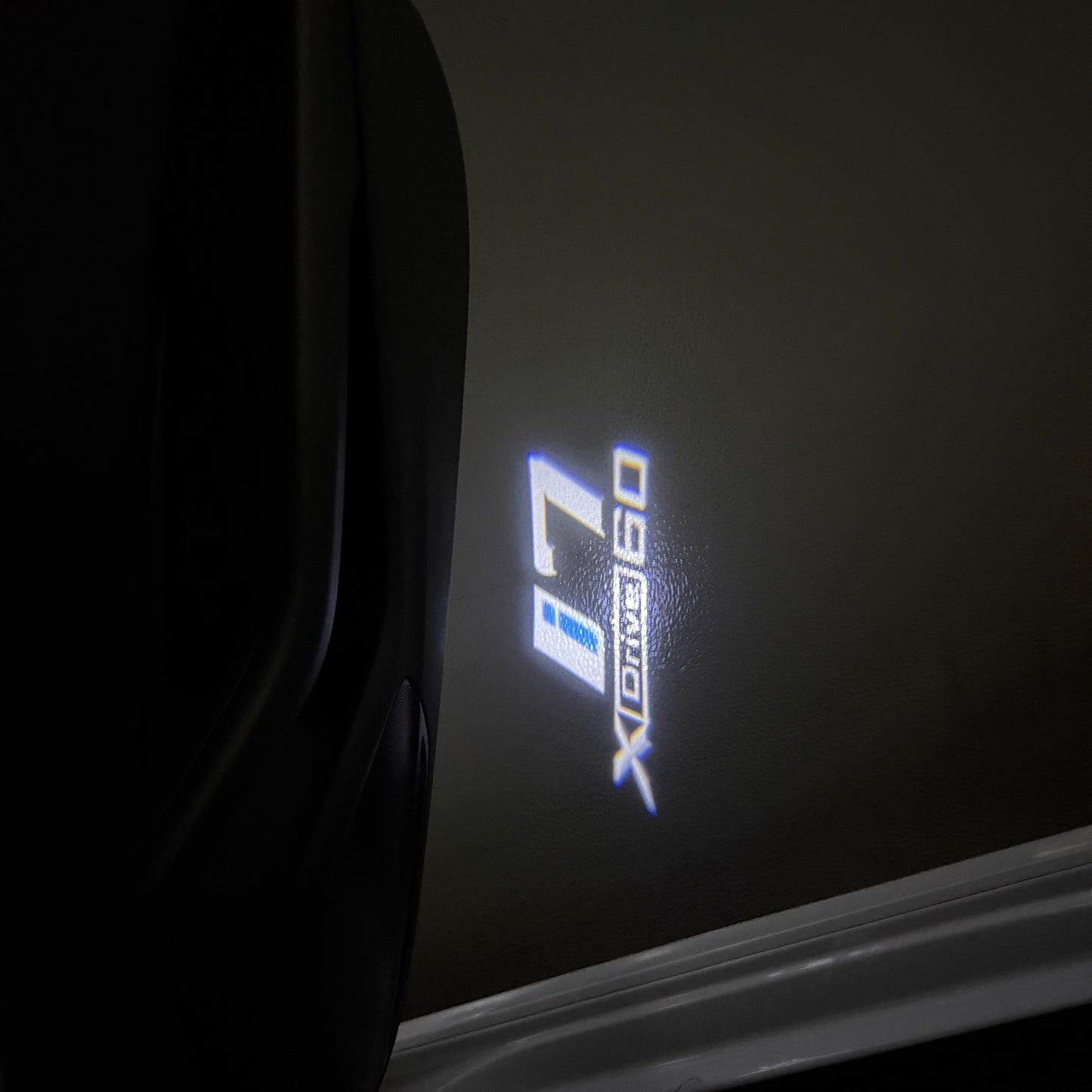 BMW 7 SERIES i7 LOGO PROJECTOT LIGHTS (quantity 1 = 1 sets/2 door lights) Nr.6024q183