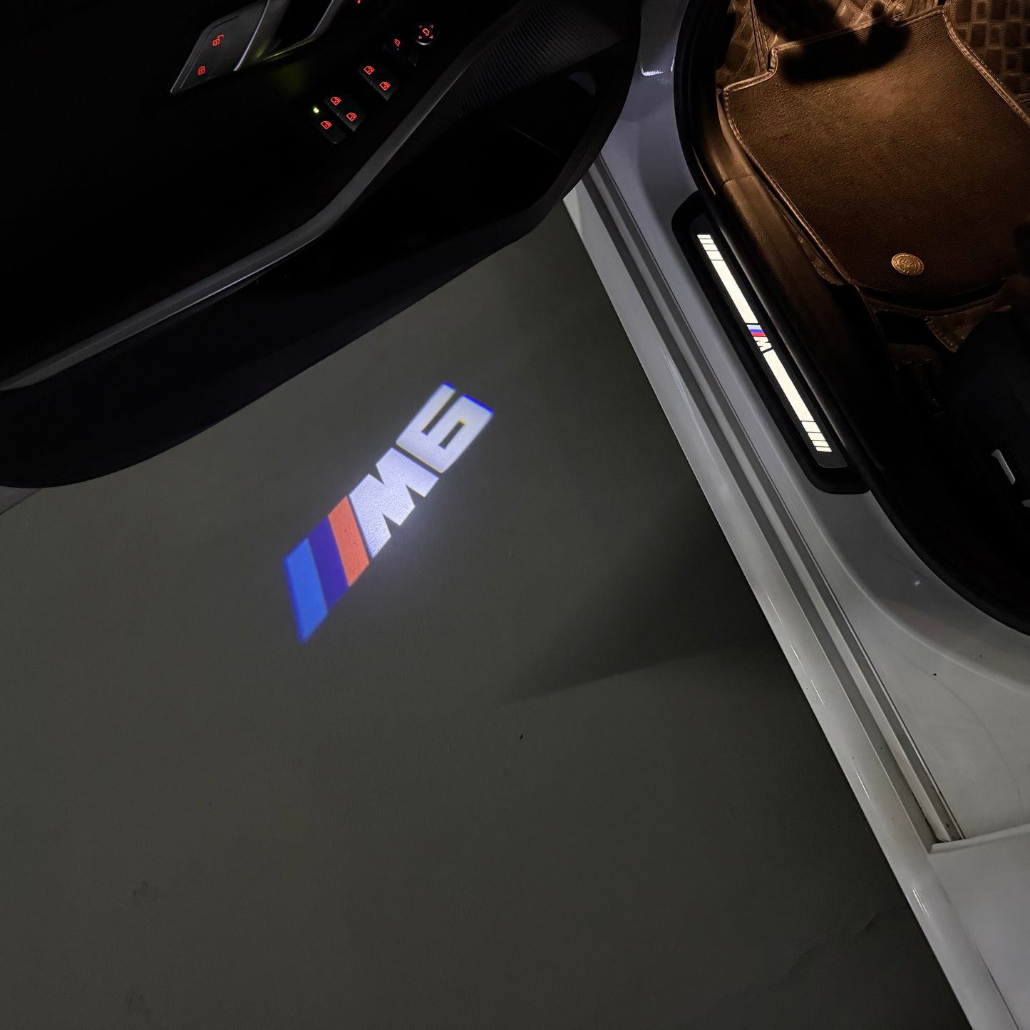 BMW 6 SERIES M6 LOGO PROJECTOT LIGHTS (quantity 1 = 1 sets/2 door lights) Nr.6024S25