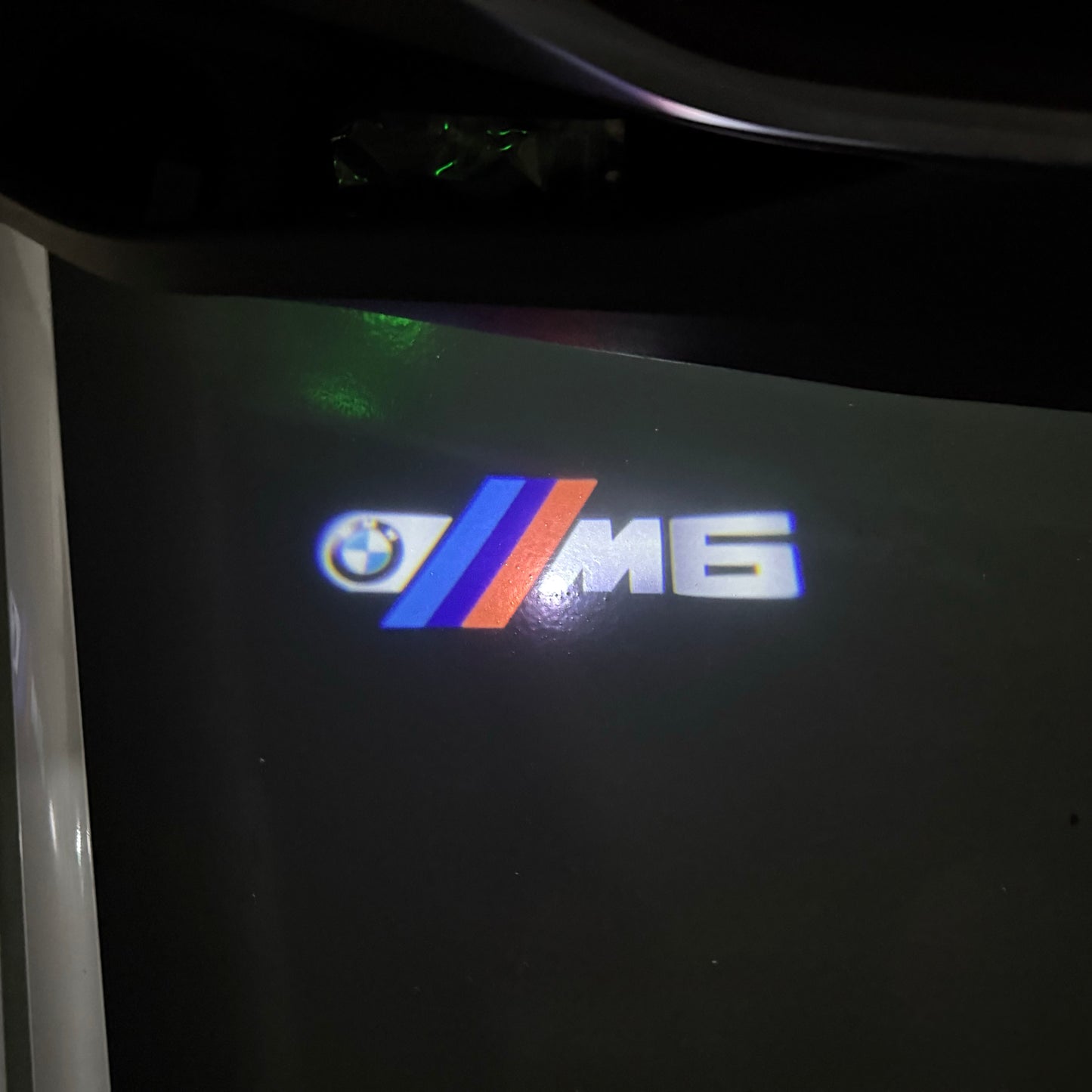 BMW 6 SERIES M6 LOGO PROJECTOT LIGHTS (quantity 1 = 1 sets/2 door lights) Nr.6024q118