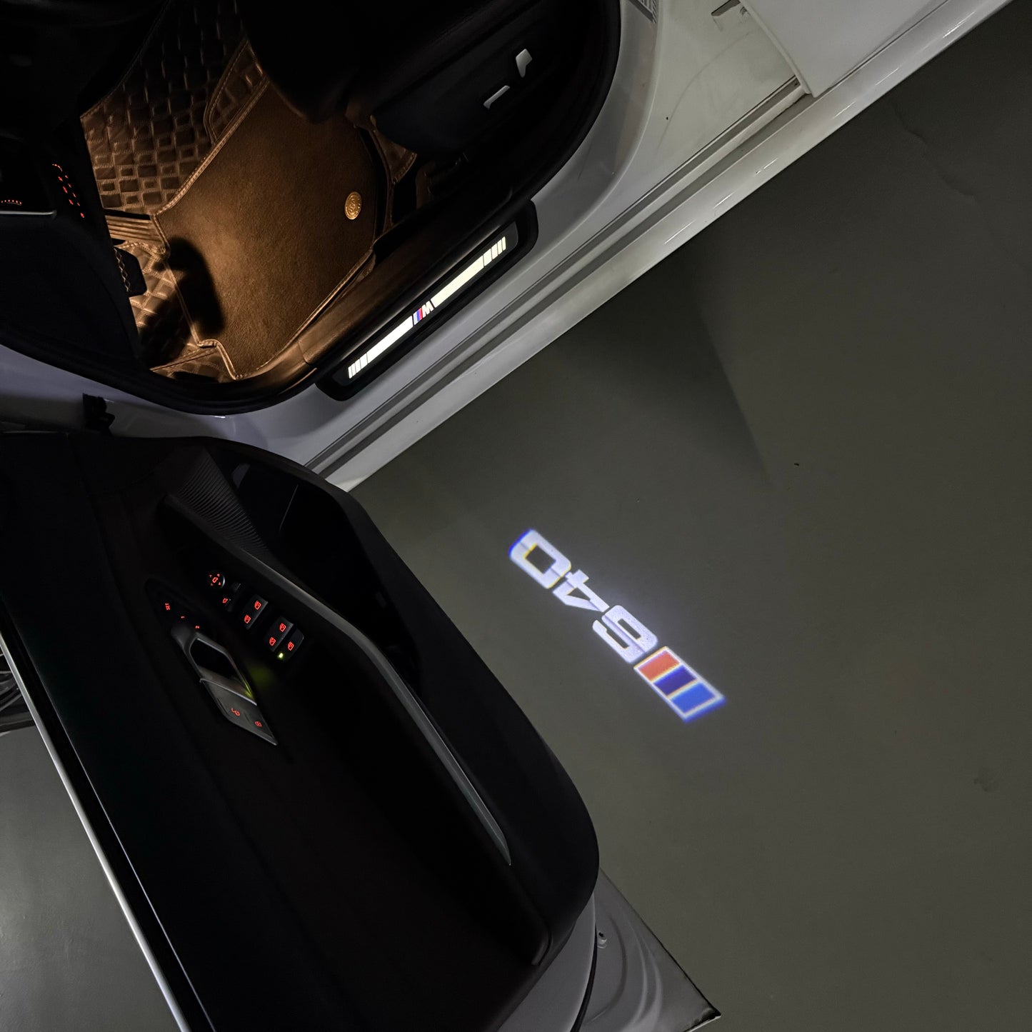 BMW 6 SERIES 640 LOGO PROJECTOT LIGHTS (quantity 1 = 1 sets/2 door lights) Nr.6024q116