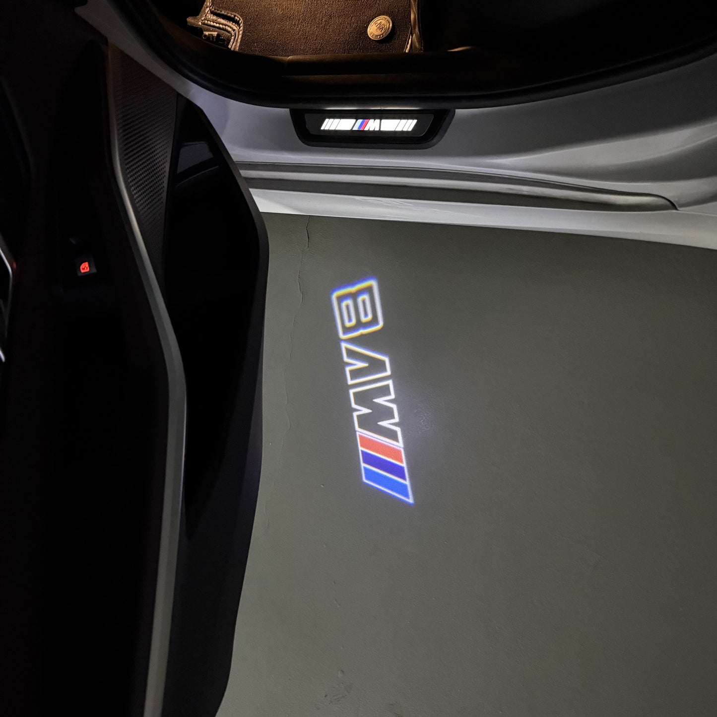 BMW M V8 LOGO PROJECTOT LIGHTS (quantity 1 = 1 sets/2 door lights) Nr.6024q0t090