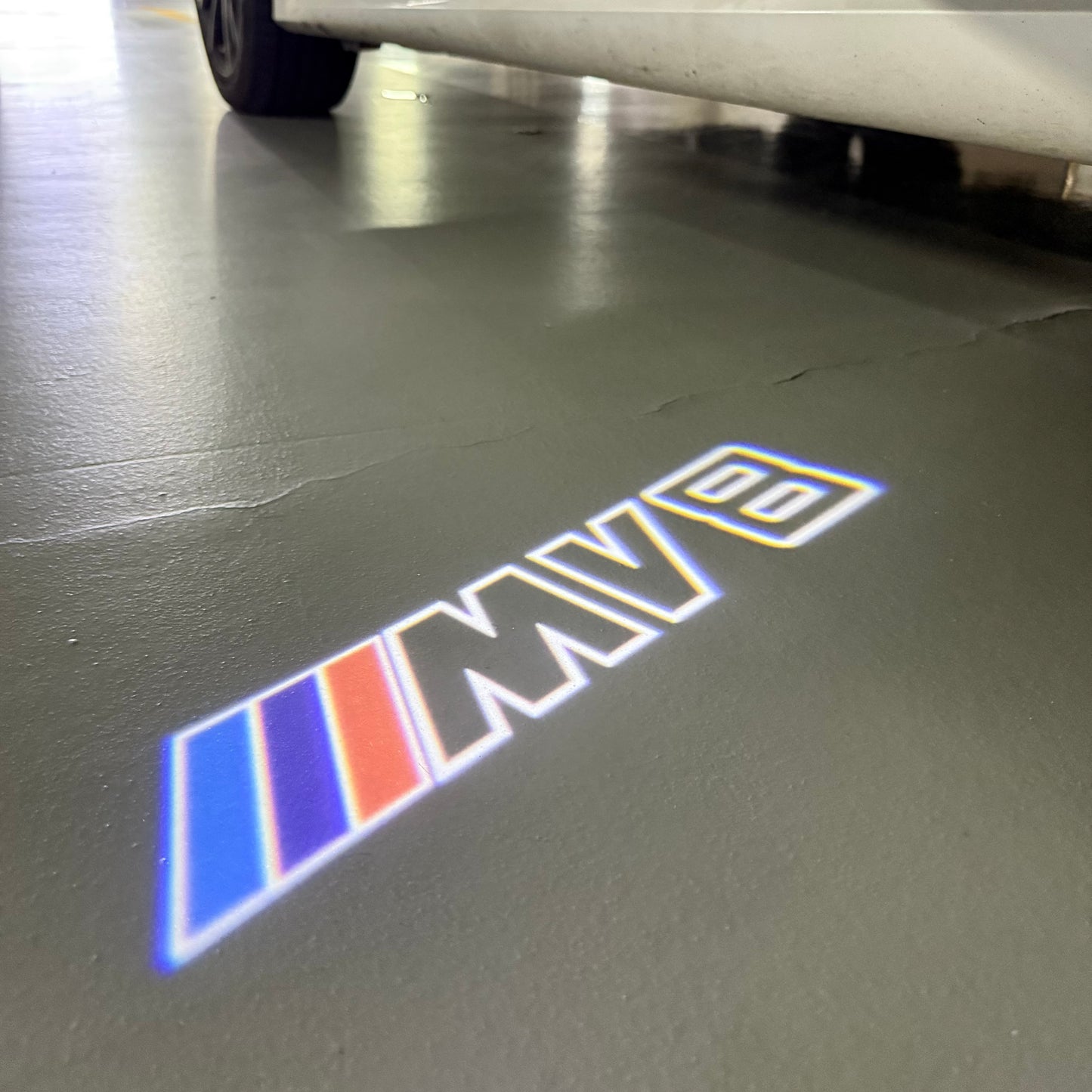 BMW M V8 LOGO PROJECTOT LIGHTS (quantity 1 = 1 sets/2 door lights) Nr.6024q0t090
