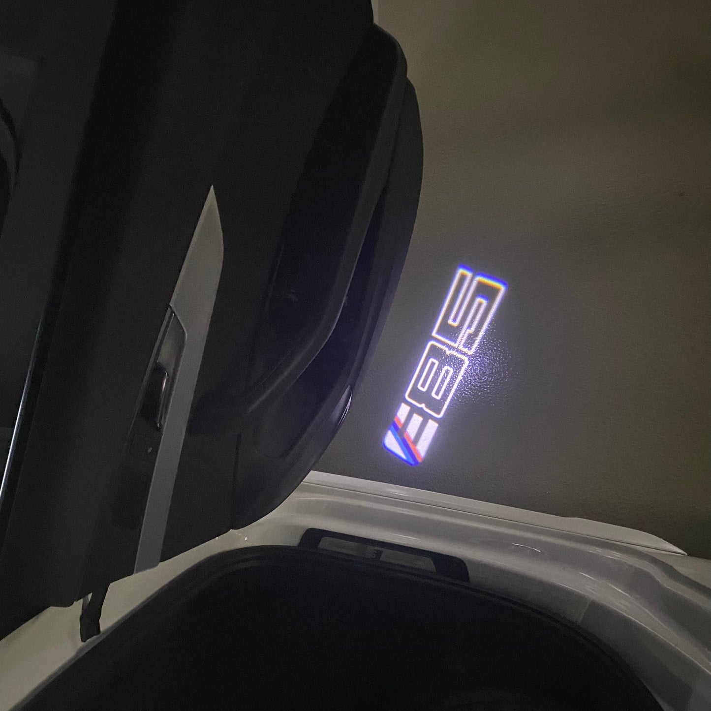 BMW Z4 E85 LOGO PROJECTOT LIGHTS (quantity 1 = 1 sets/2 door lights) Nr.6024t04