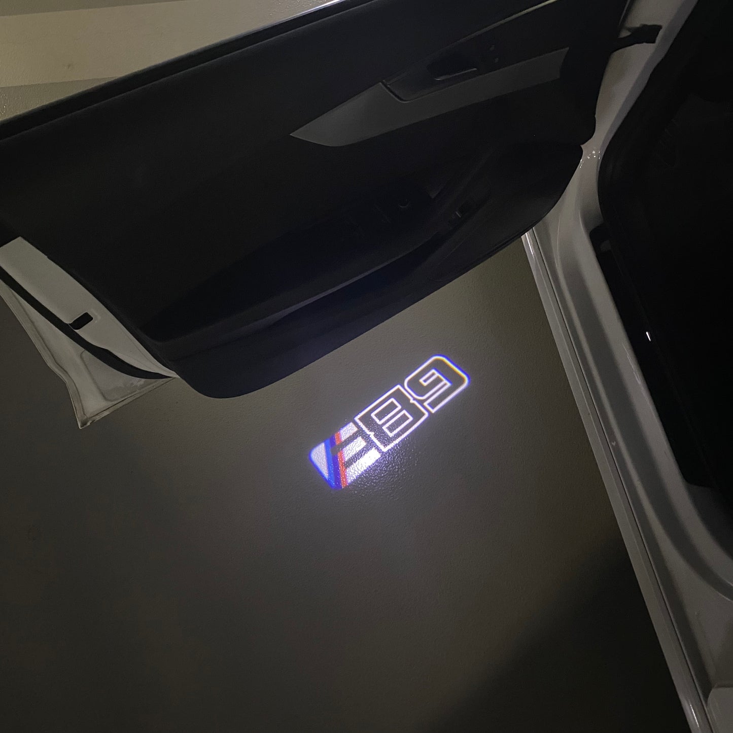 BMW Z4 E89 LOGO PROJECTOT LIGHTS (quantity 1 = 1 sets/2 door lights) Nr.6024q0t0134