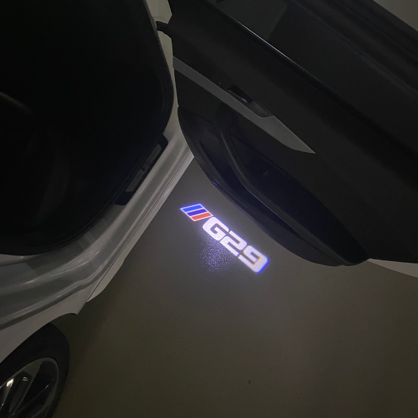 BMW Z4 / Z4M G29 LOGO PROJECTOT LIGHTS (quantity 1 = 1 sets/2 door lights) Nr.6024t06