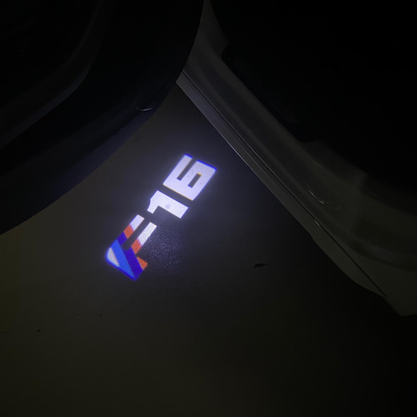 BMW X6 / X6M F16 LOGO PROJECTOT LIGHTS (quantity 1 = 1 sets/2 door lights) Nr.6024q0t099