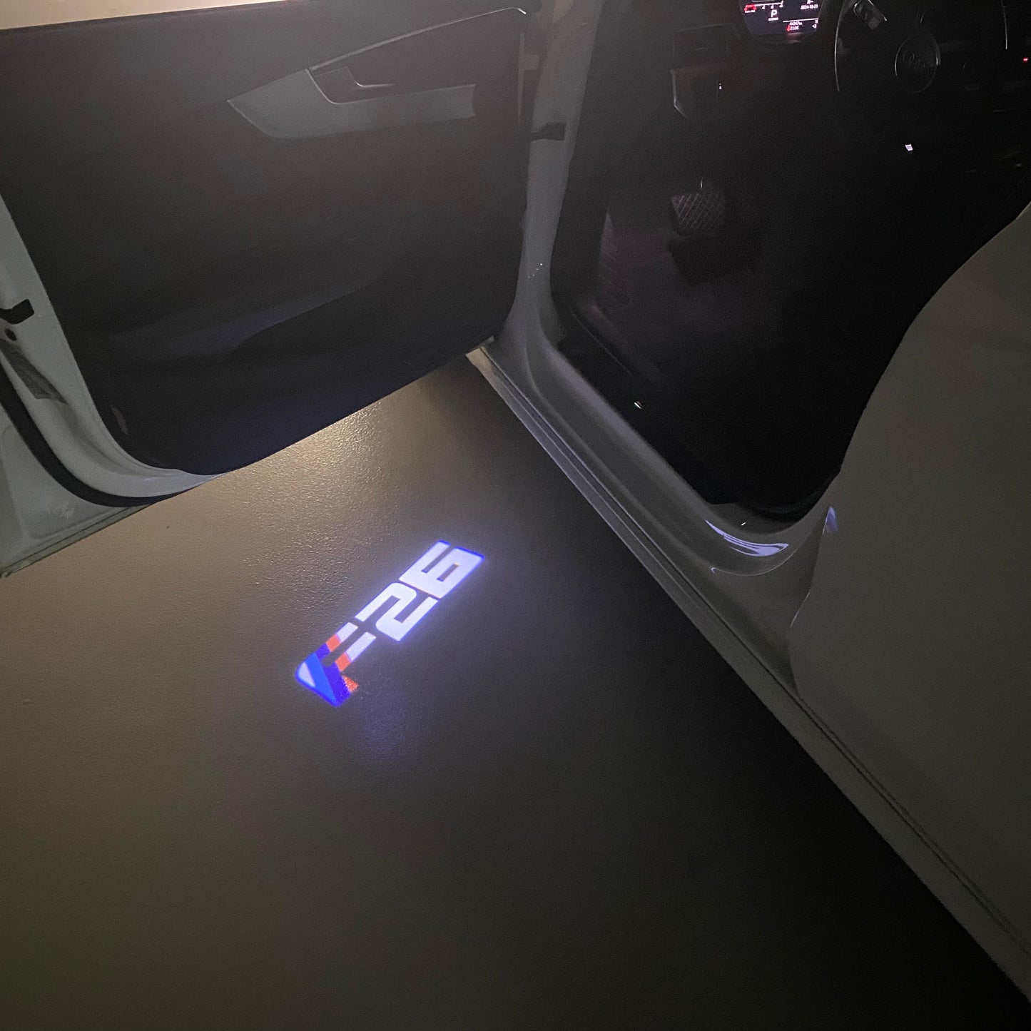 BMW X4 / X4M F26 LOGO PROJECTOT LIGHTS (quantity 1 = 1 sets/2 door lights) Nr.6024q0t043