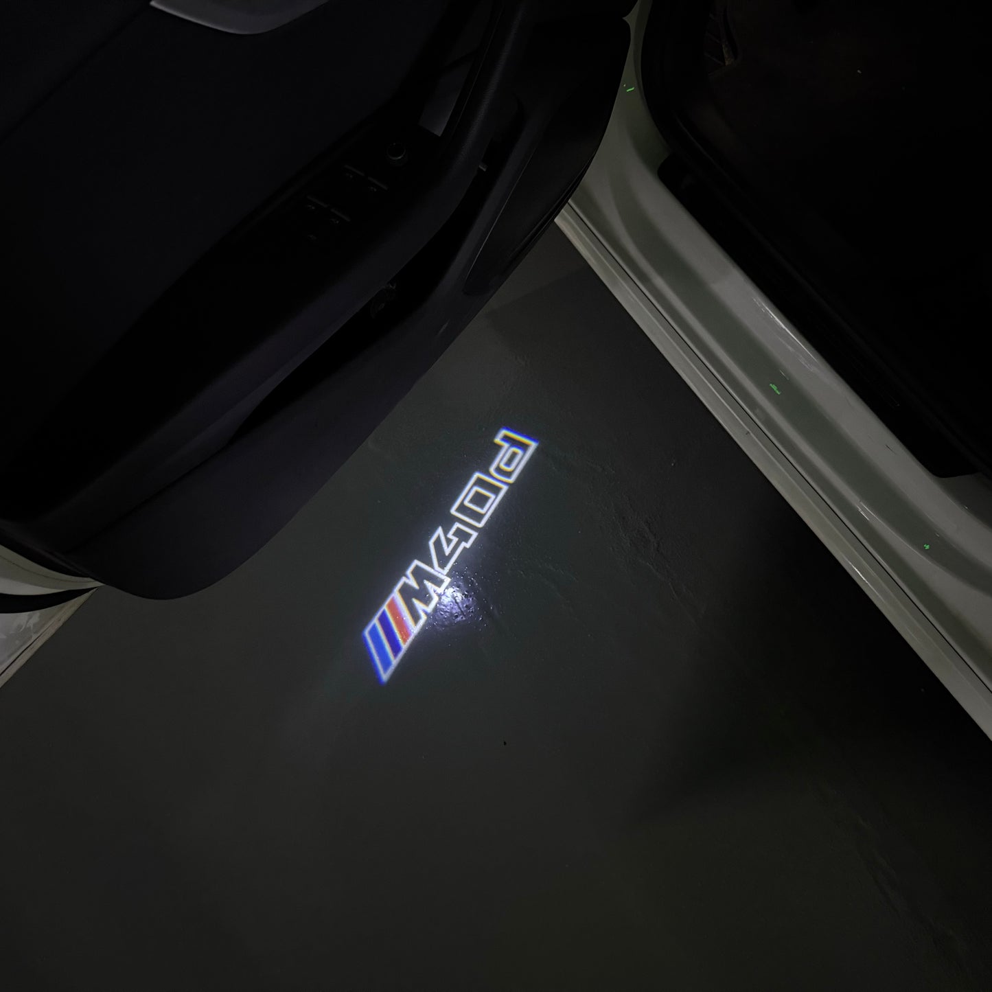 BMW Z4 M40 d LOGO PROJECTOT LIGHTS (quantity 1 = 1 sets/2 door lights) Nr.6024t03