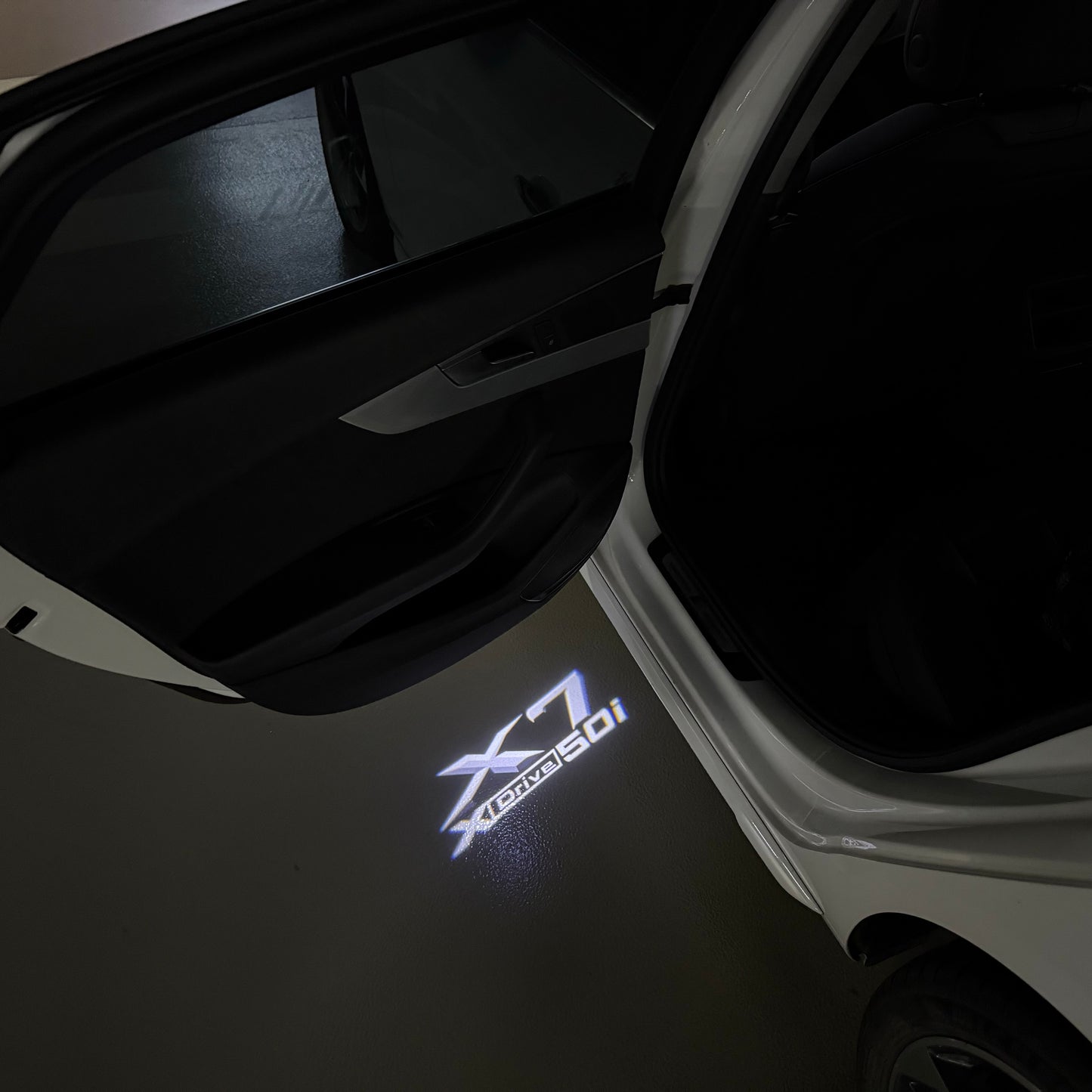 BMW X7 Xdrive 50i LOGO PROJECTOT LIGHTS (quantity 1 = 1 sets/2 door lights) Nr.6024q0t0110