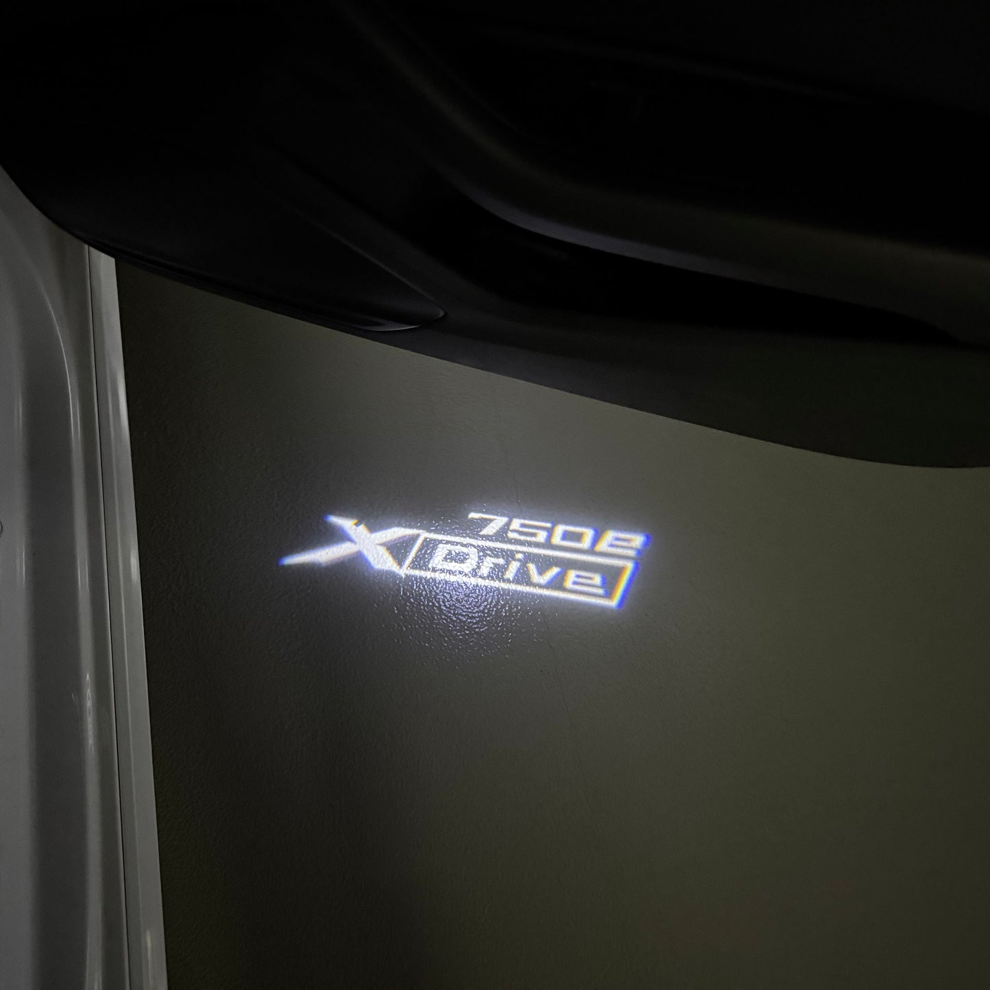 BMW 7 SERIES 750e X drive LOGO PROJECTOT LIGHTS (quantity 1 = 1 sets/2 door lights) Nr.6024q0t074