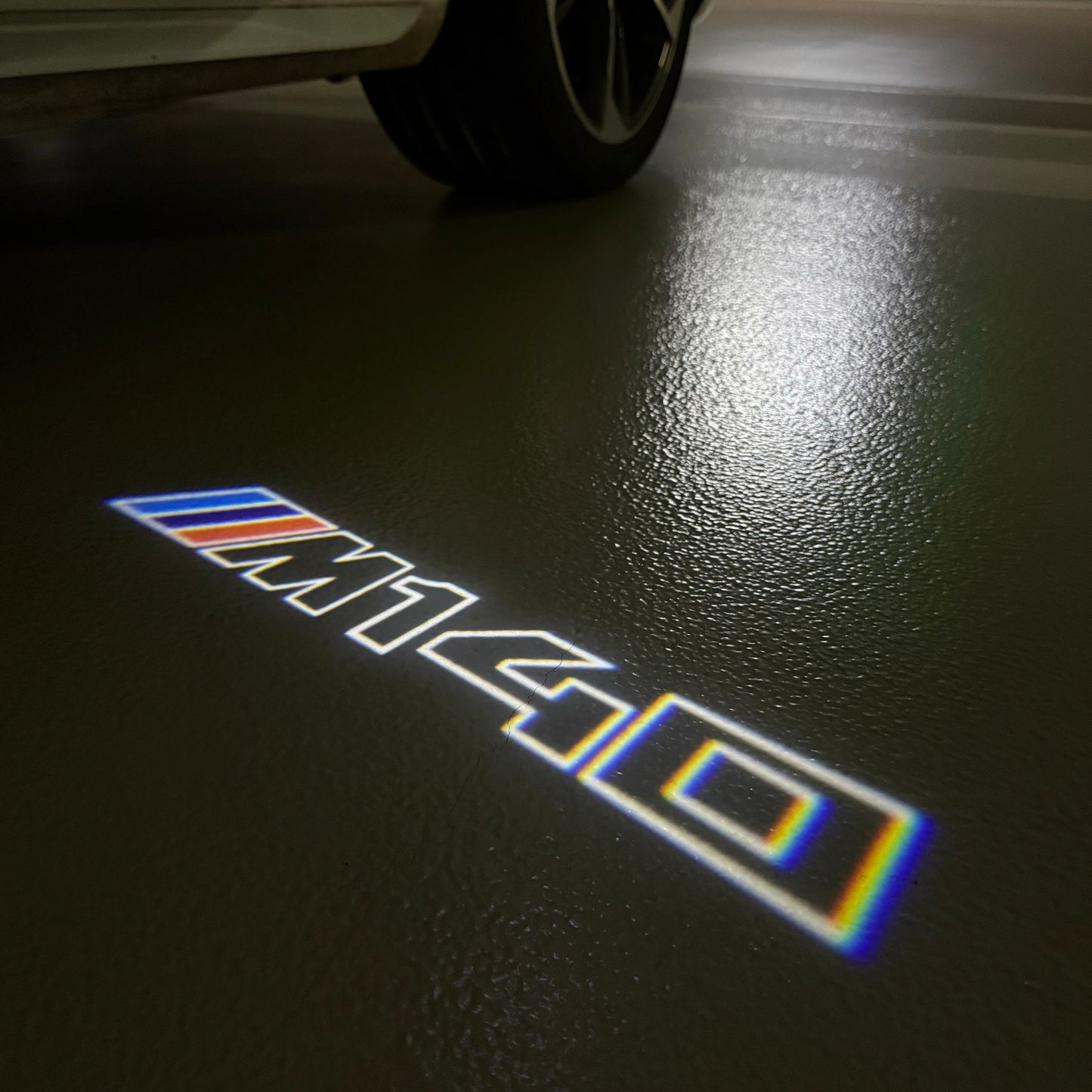 BMW 1 SERIES M140 LOGO PROJECTOT LIGHTS (quantity 1 = 1 sets/2 door lights) Nr.6024q12