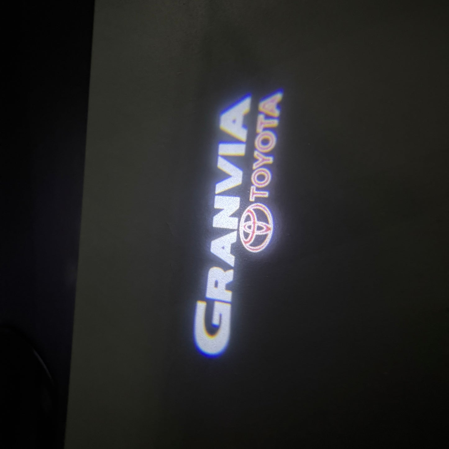 TOYOTA GRANVIA LOGO PROJECROTR LIGHTS (quantity 1 = 1 sets/2 door lights) Nr.0GP37
