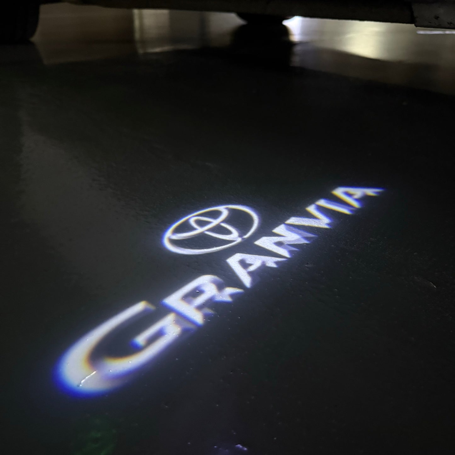 TOYOTA GRANVIA LOGO PROJECROTR LIGHTS (quantity 1 = 1 sets/2 door lights) Nr.0GP354