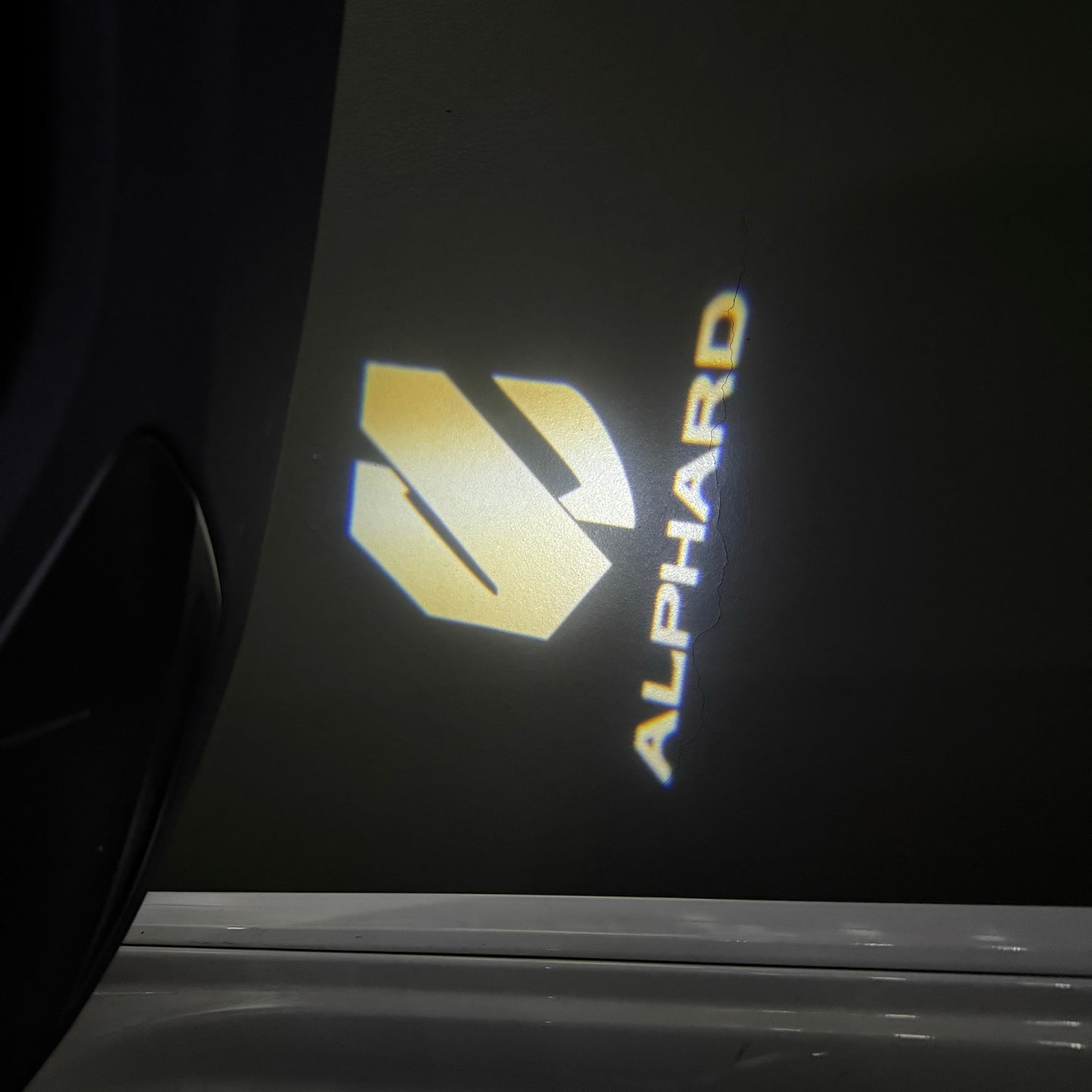 TOYOTA ALPHARD LOGO PROJECROTR LIGHTS (quantity 1 = 1 sets/2 door lights) Nr.0G53
