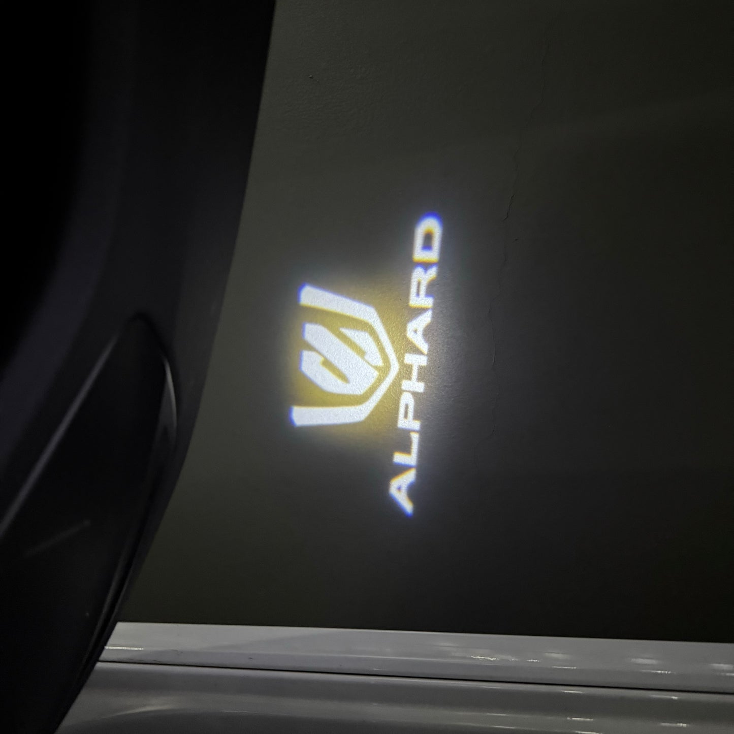 TOYOTA ALPHARD LOGO PROJECROTR LIGHTS (quantity 1 = 1 sets/2 door lights) Nr.0G49