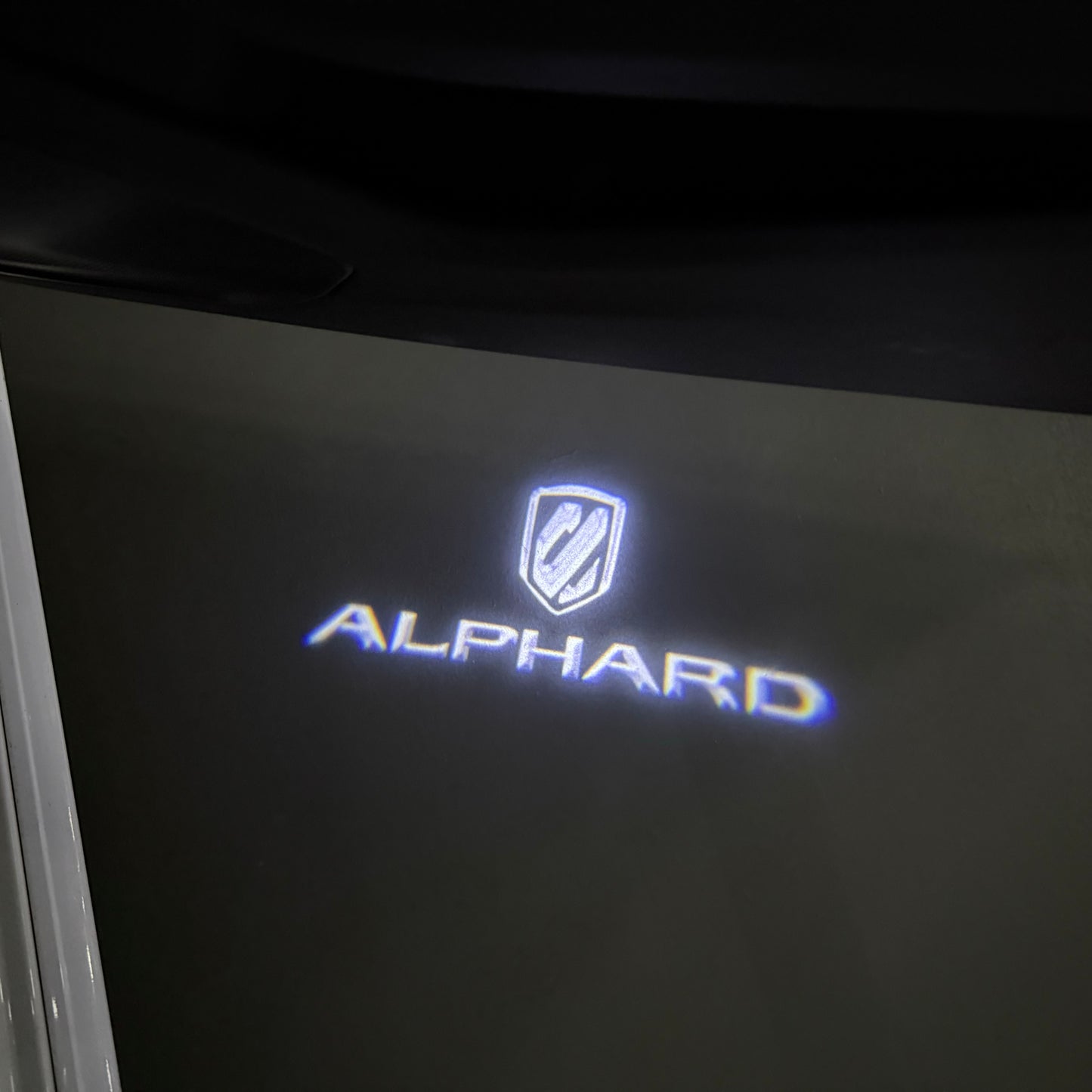 TOYOTA ALPHARD LOGO PROJECROTR LIGHTS (quantity 1 = 1 sets/2 door lights) Nr.0G52