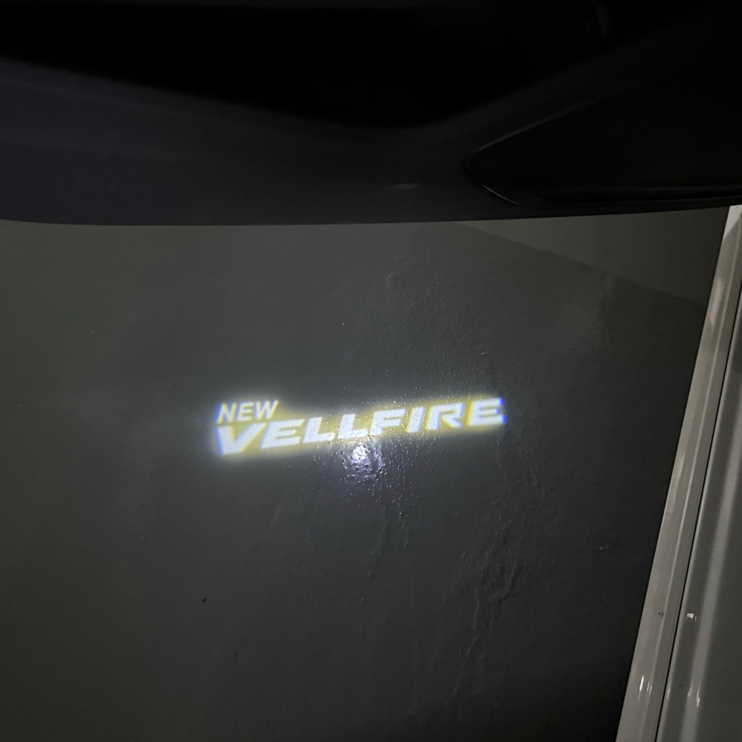 TOYOTA VELLFIRE LOGO PROJECROTR LIGHTS (quantity 1 = 1 sets/2 door lights) Nr.0G50