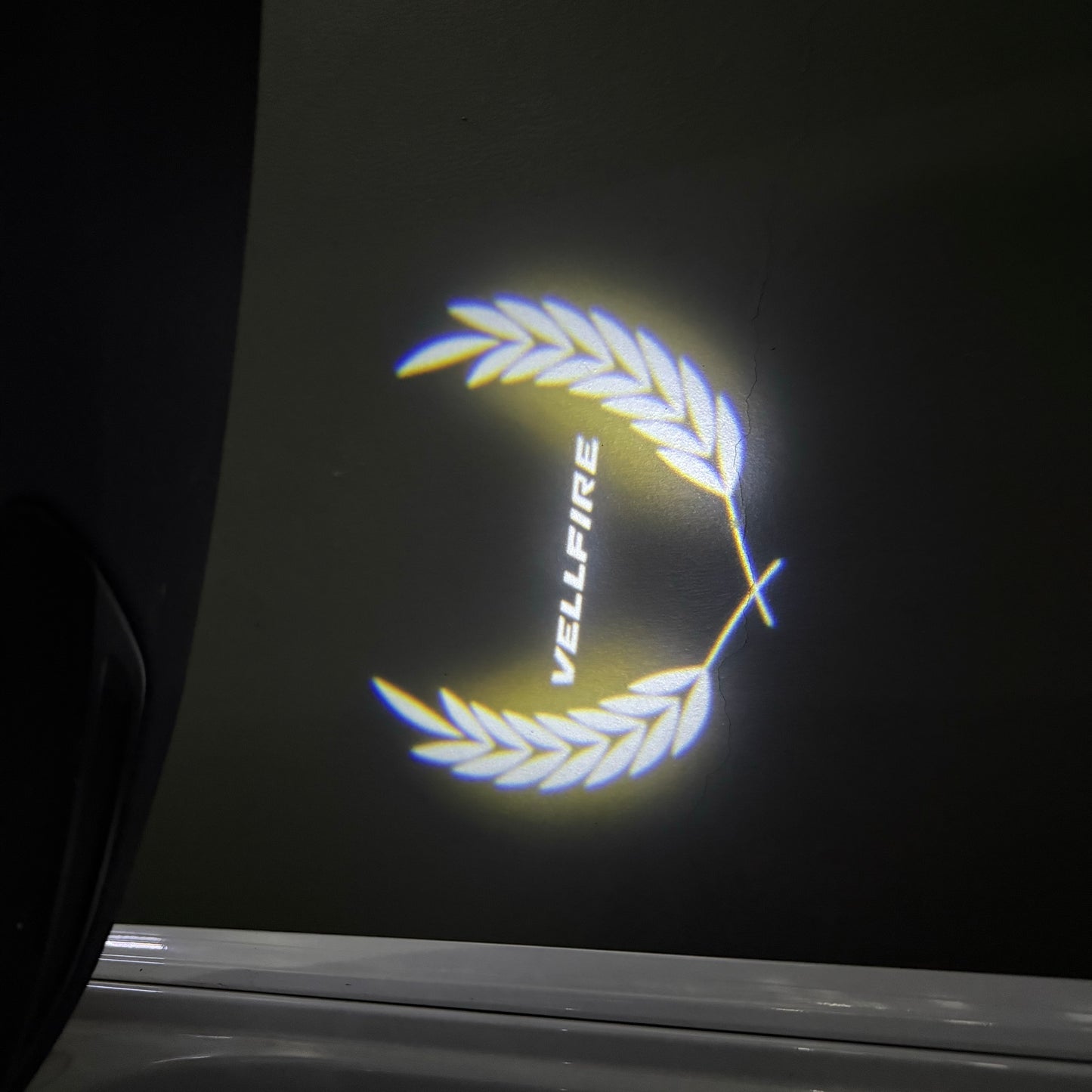 TOYOTA VELLFIRE LOGO PROJECROTR LIGHTS (quantity 1 = 1 sets/2 door lights) Nr.0G54