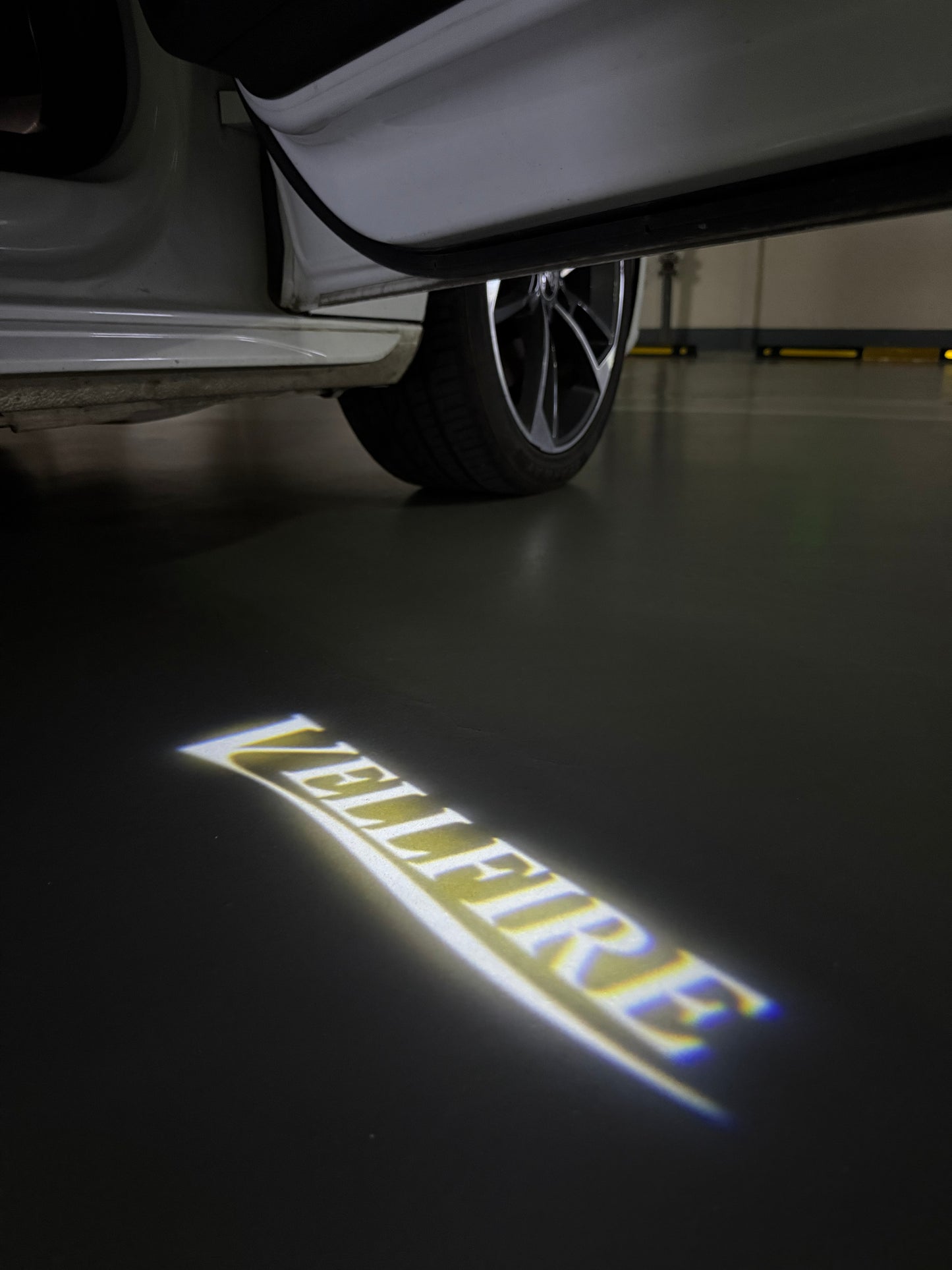 TOYOTA VELLFIRE LOGO PROJECROTR LIGHTS (quantity 1 = 1 sets/2 door lights) Nr.0G51
