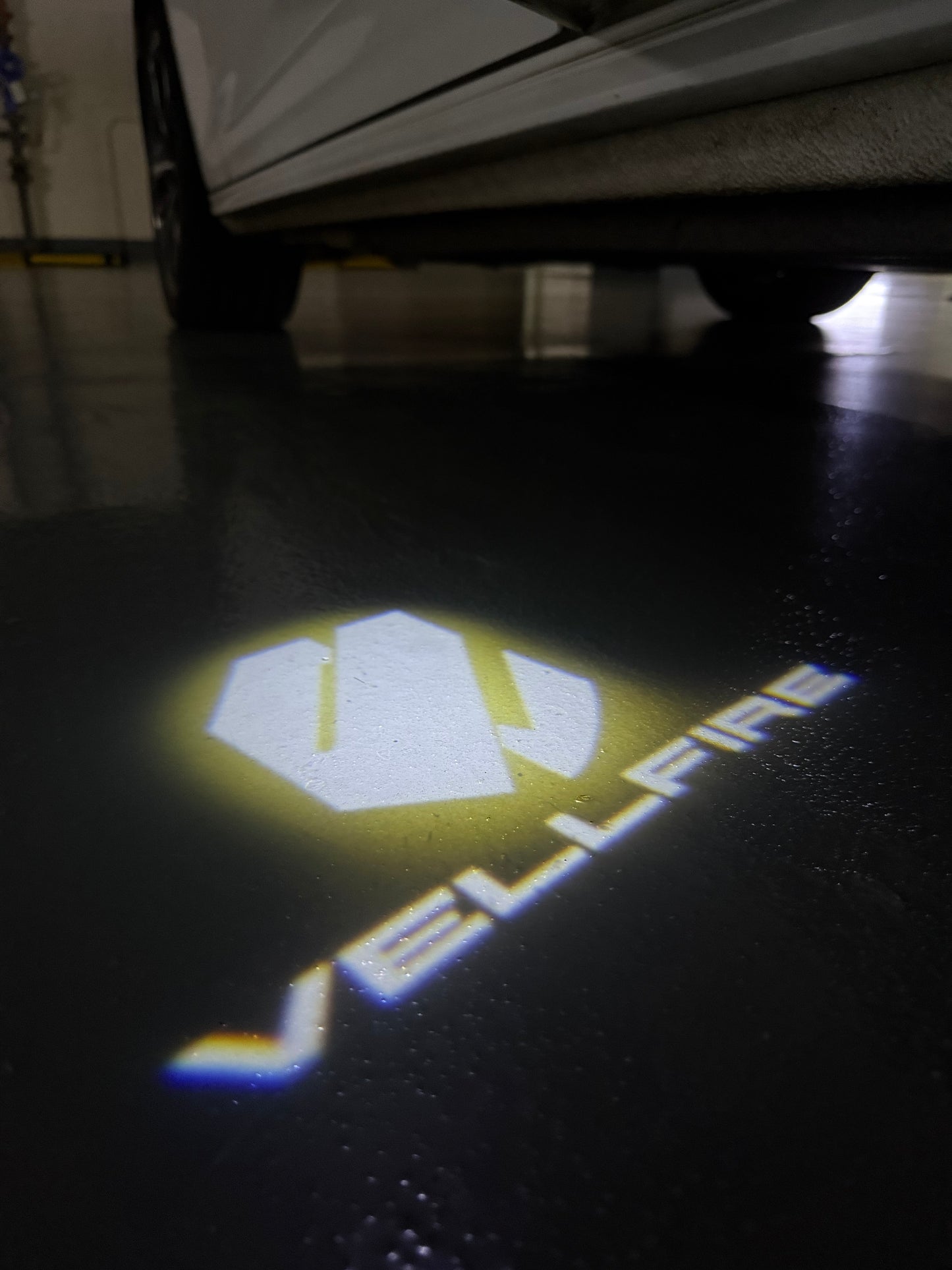 TOYOTA VELLFIRE LOGO PROJECROTR LIGHTS (quantity 1 = 1 sets/2 door lights) Nr.0G56