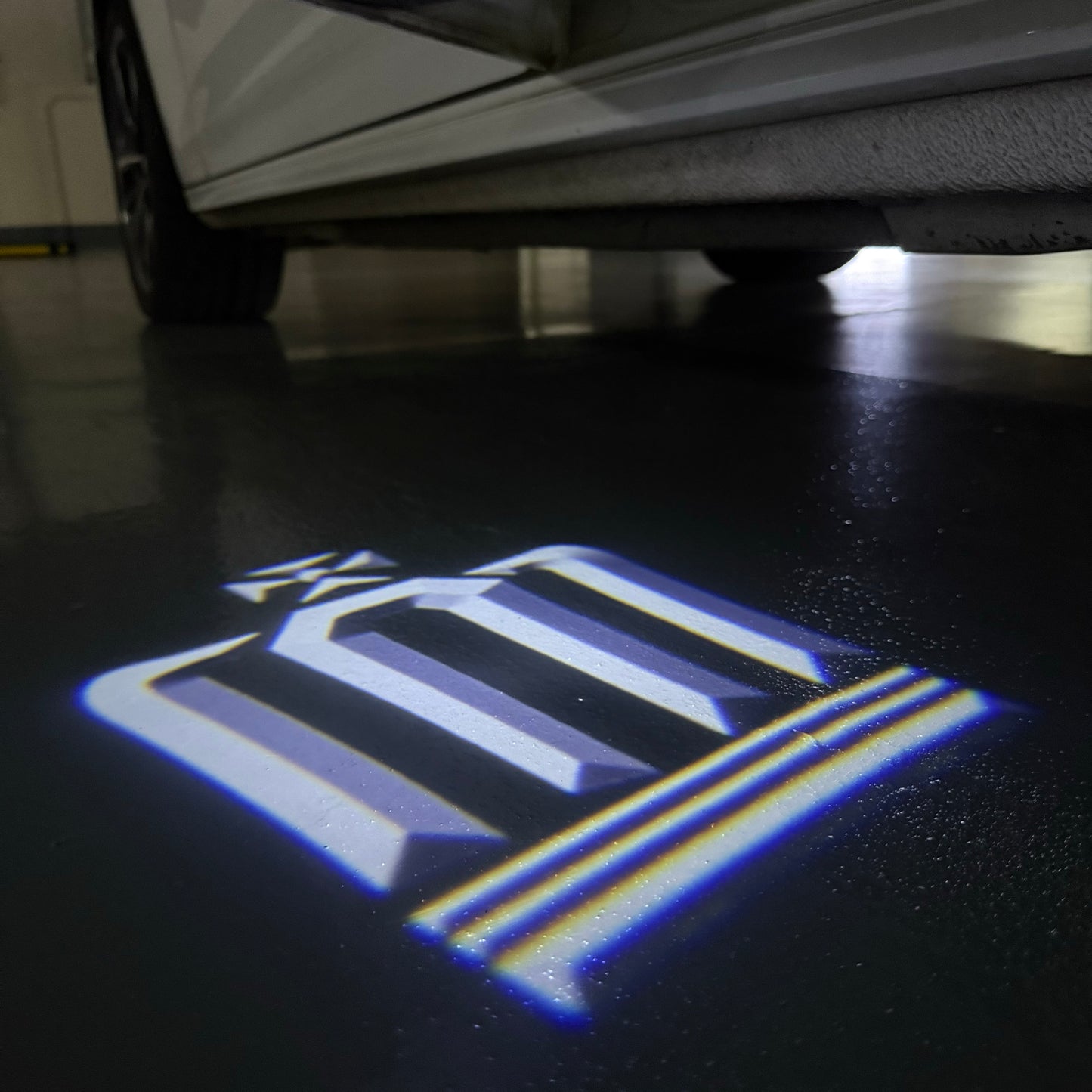 TOYOTA CROWN LOGO PROJECROTR LIGHTS (quantity 1 = 1 sets/2 door lights) Nr.0GP29