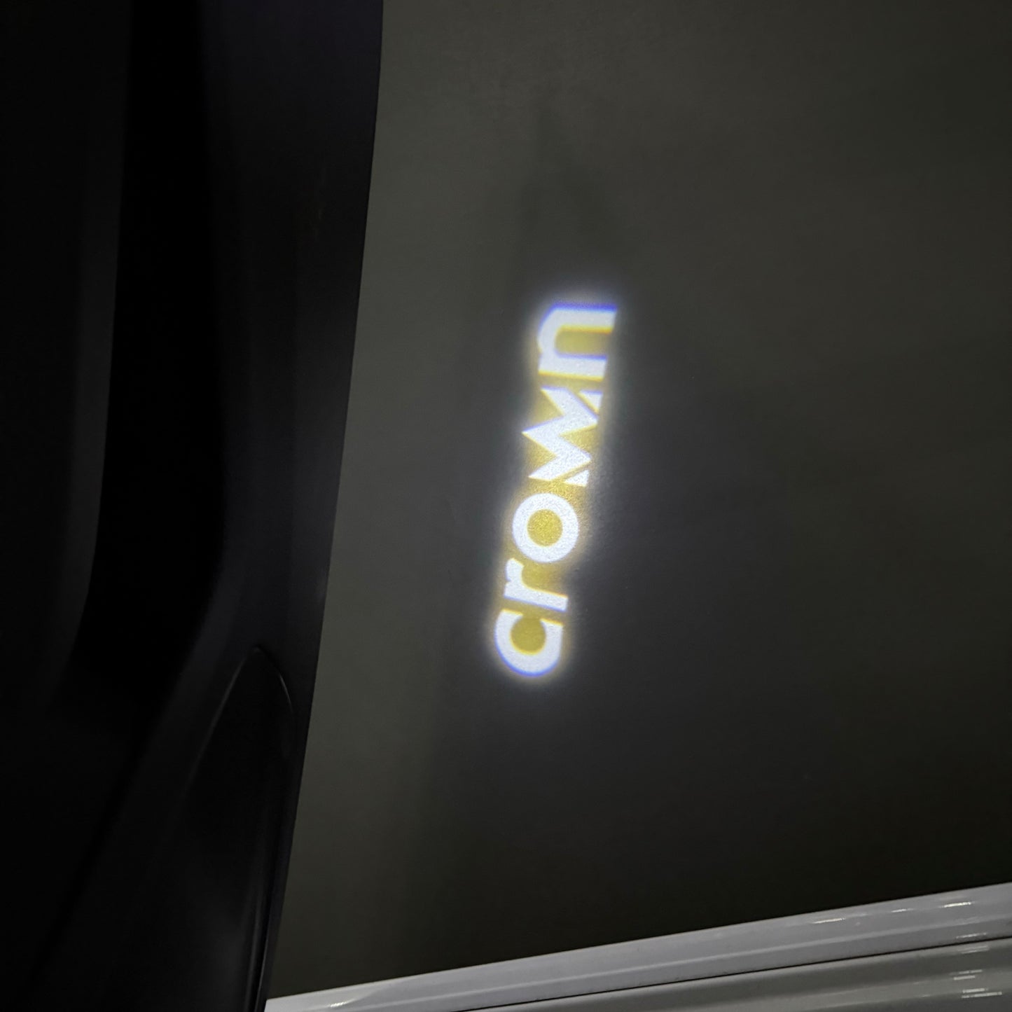 TOYOTA CROWN LOGO PROJECROTR LIGHTS (quantity 1 = 1 sets/2 door lights) Nr.0GP23