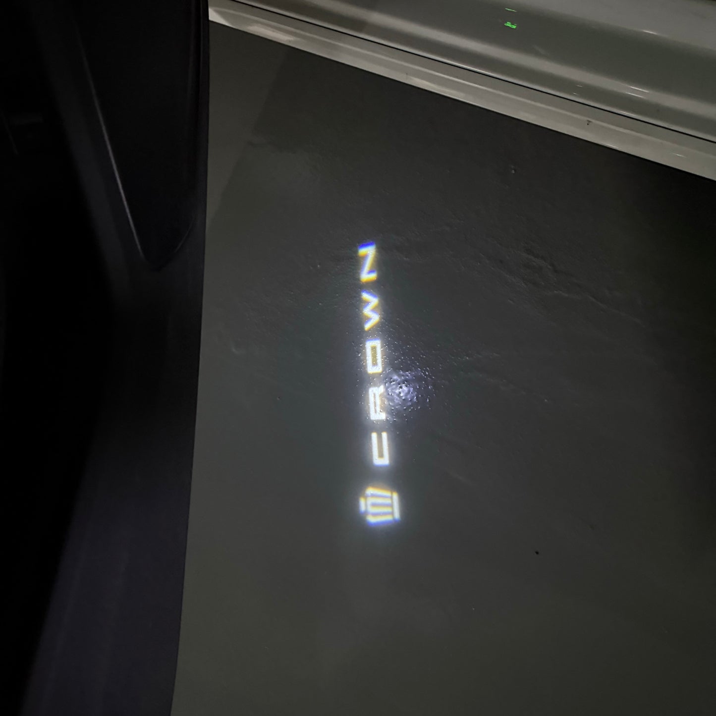 TOYOTA CROWN LOGO PROJECROTR LIGHTS (quantity 1 = 1 sets/2 door lights) Nr.0GP26