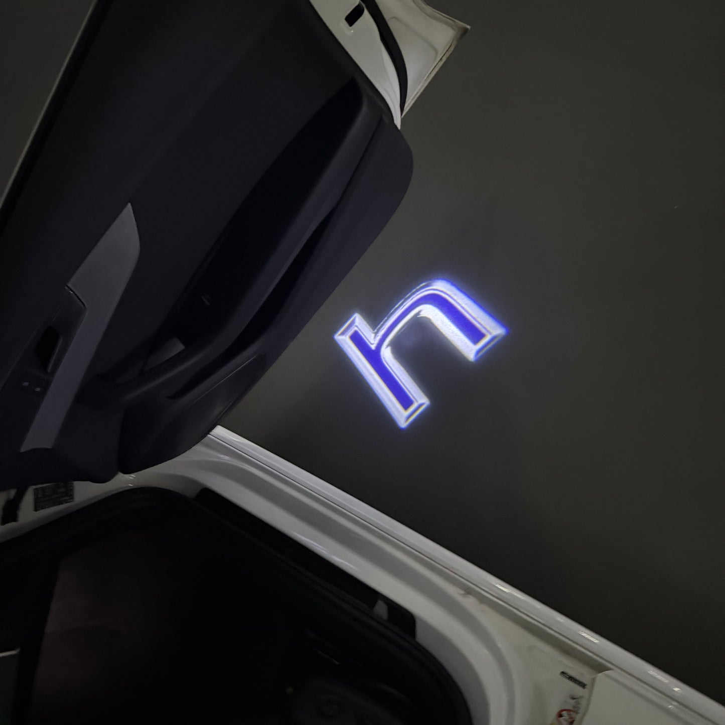 LEXUS HYBRID LOGO PROJECROTR LIGHTS (quantity 1 = 1 sets/2 door lights)Nr.01a63