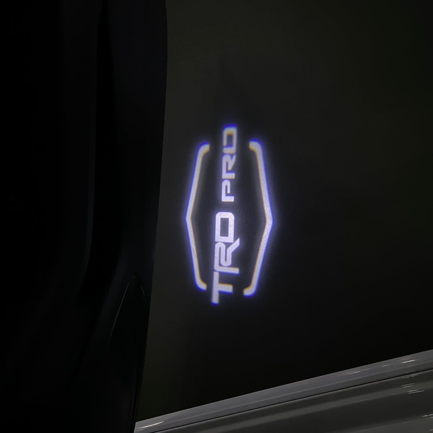 TRD LOGO PROJECROTR LIGHTS (quantity 1 = 1 sets/2 door lights) Nr.0G48