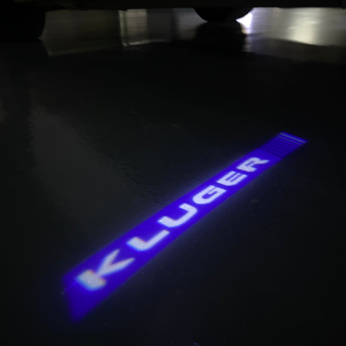 TOYOTA KLUGER LOGO PROJECROTR LIGHTS (quantity 1 = 1 sets/2 door lights) Nr.0G04