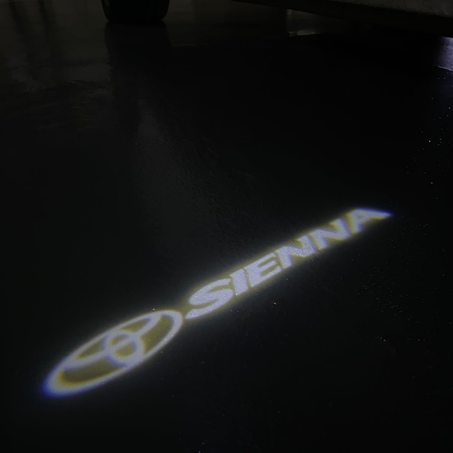 TOYOTA SIENNA LOGO PROJECROTR LIGHTS (quantity 1 = 1 sets/2 door lights) Nr.0G32