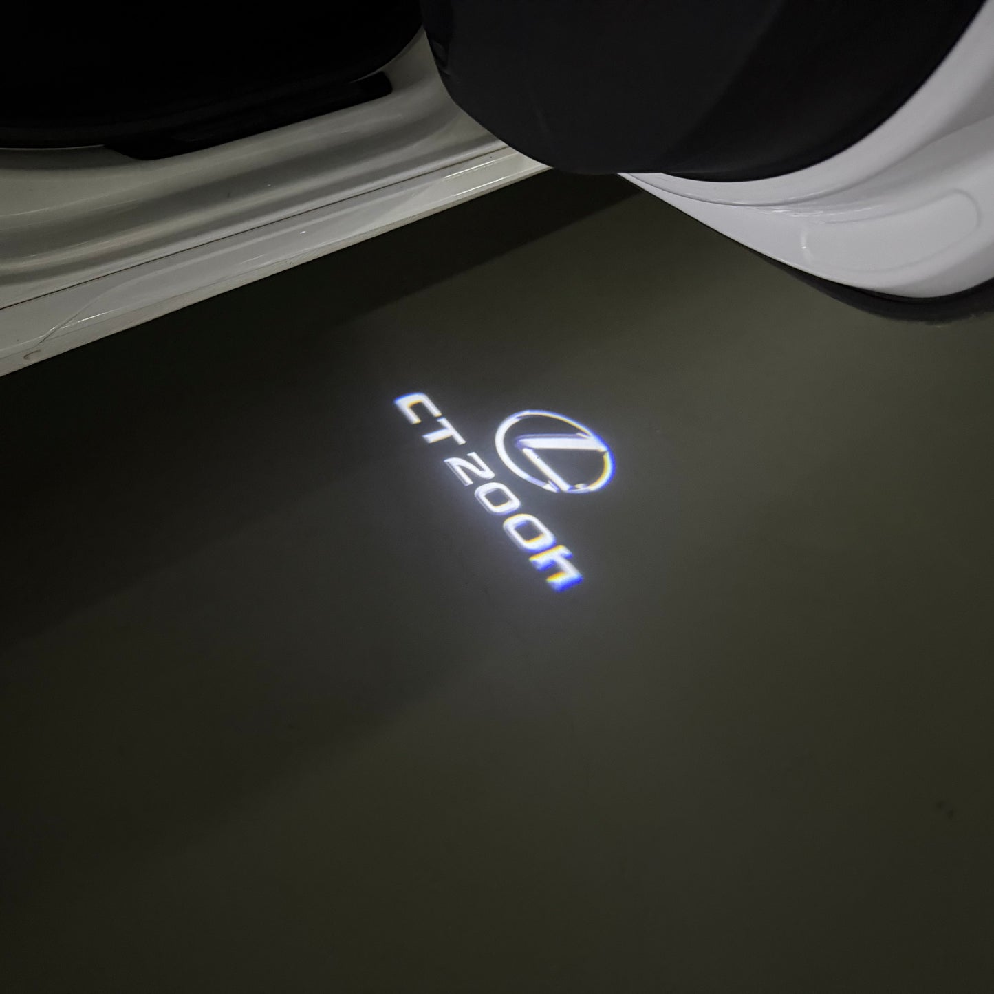 LEXUS CT 200h LOGO PROJECROTR LIGHTS (quantity 1 = 1 sets/2 door lights)Nr.01a87