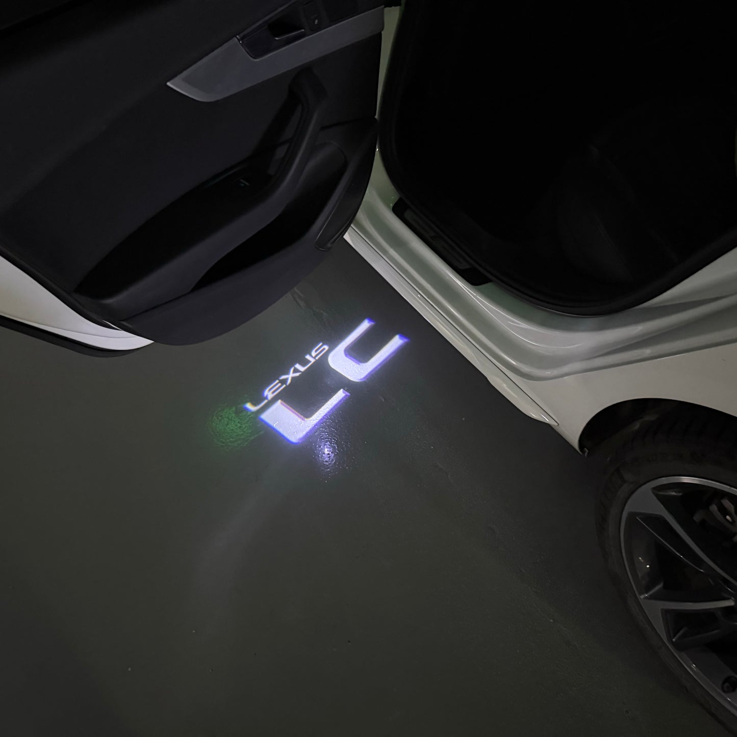 LEXUS LC LOGO PROJECROTR LIGHTS (quantity 1 = 1 sets/2 door lights)Nr.01a51