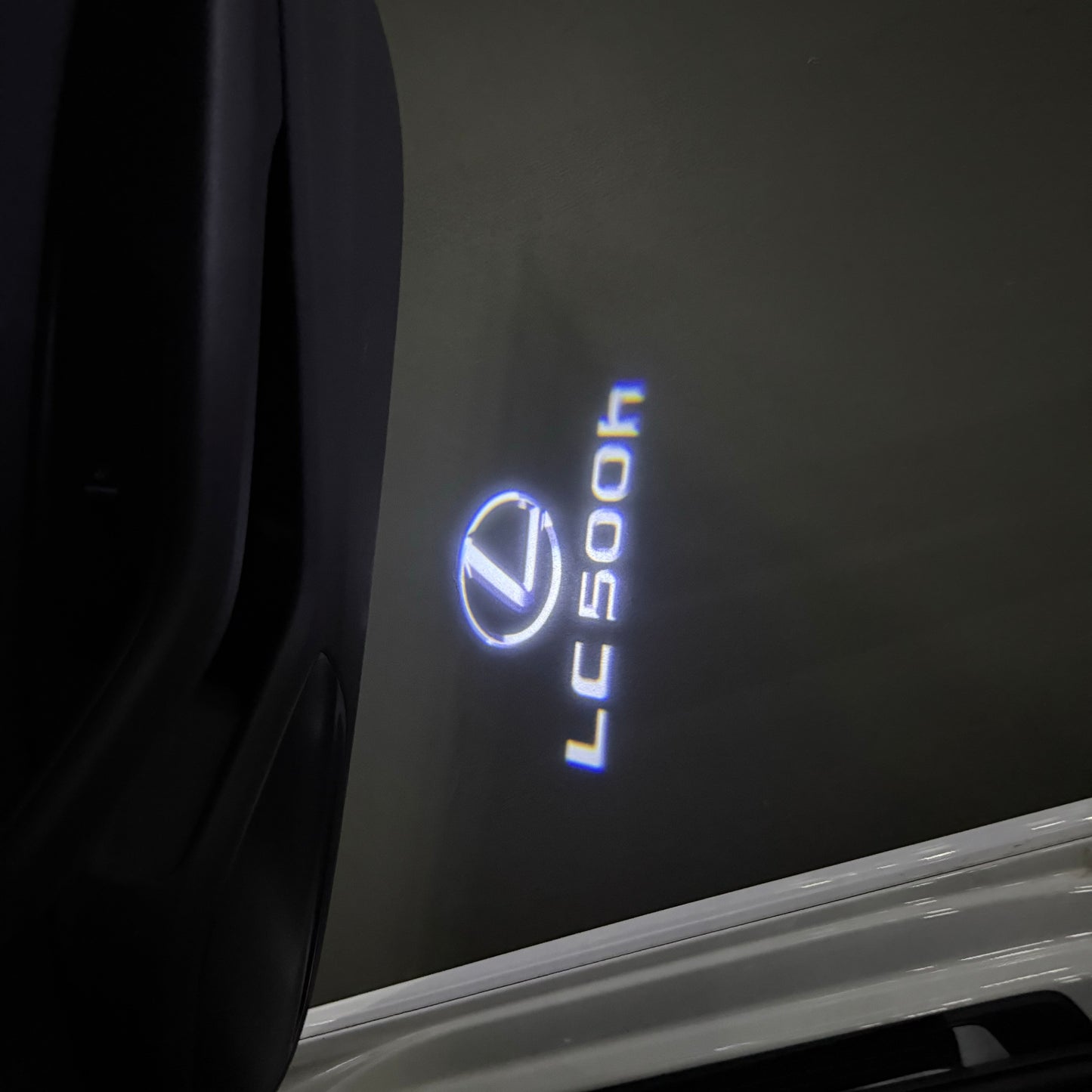 LEXUS LC 500h LOGO PROJECROTR LIGHTS (quantity 1 = 1 sets/2 door lights)Nr.01a49