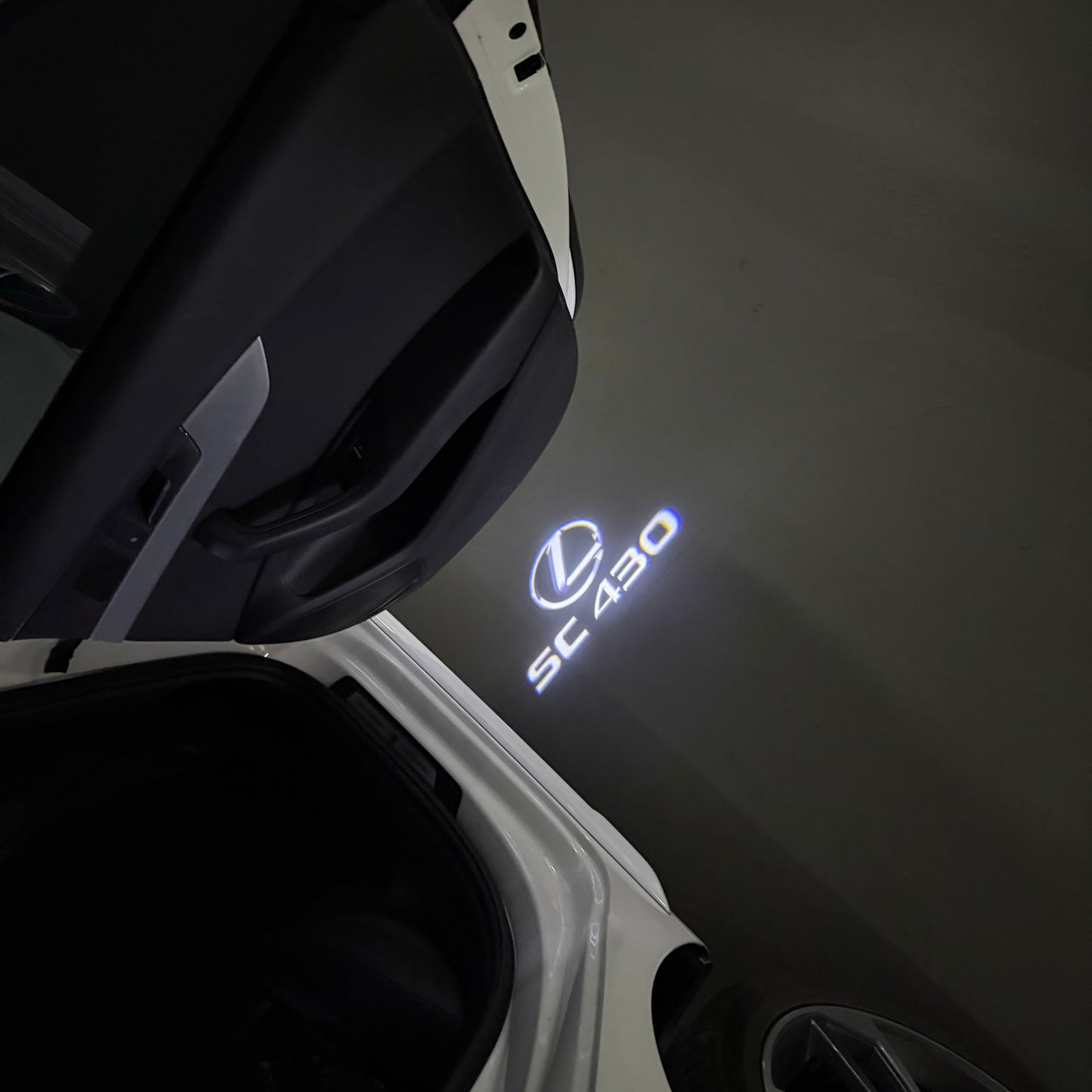 LEXUS SC 430 LOGO PROJECROTR LIGHTS (quantity 1 = 1 sets/2 door lights)Nr.01a7