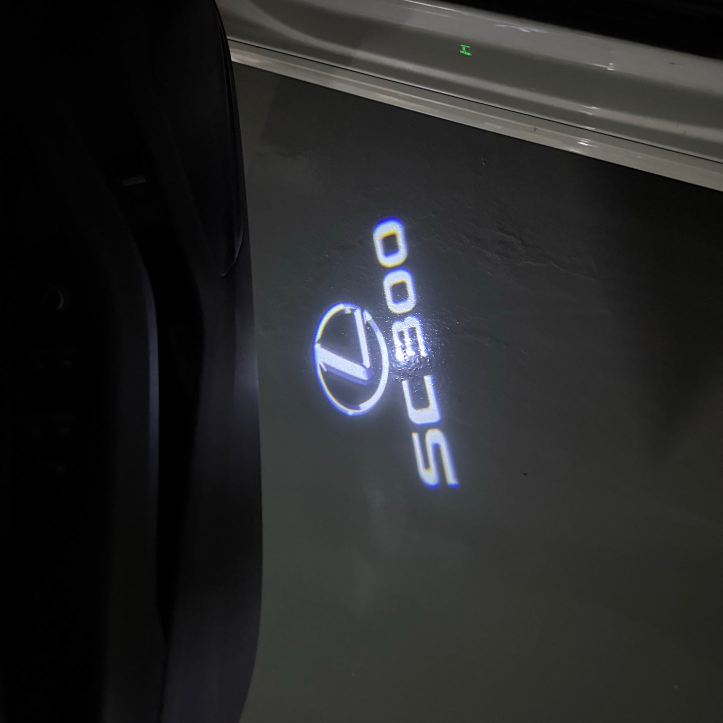 LEXUS SC 300 LOGO PROJECROTR LIGHTS (quantity 1 = 1 sets/2 door lights)Nr.01a5