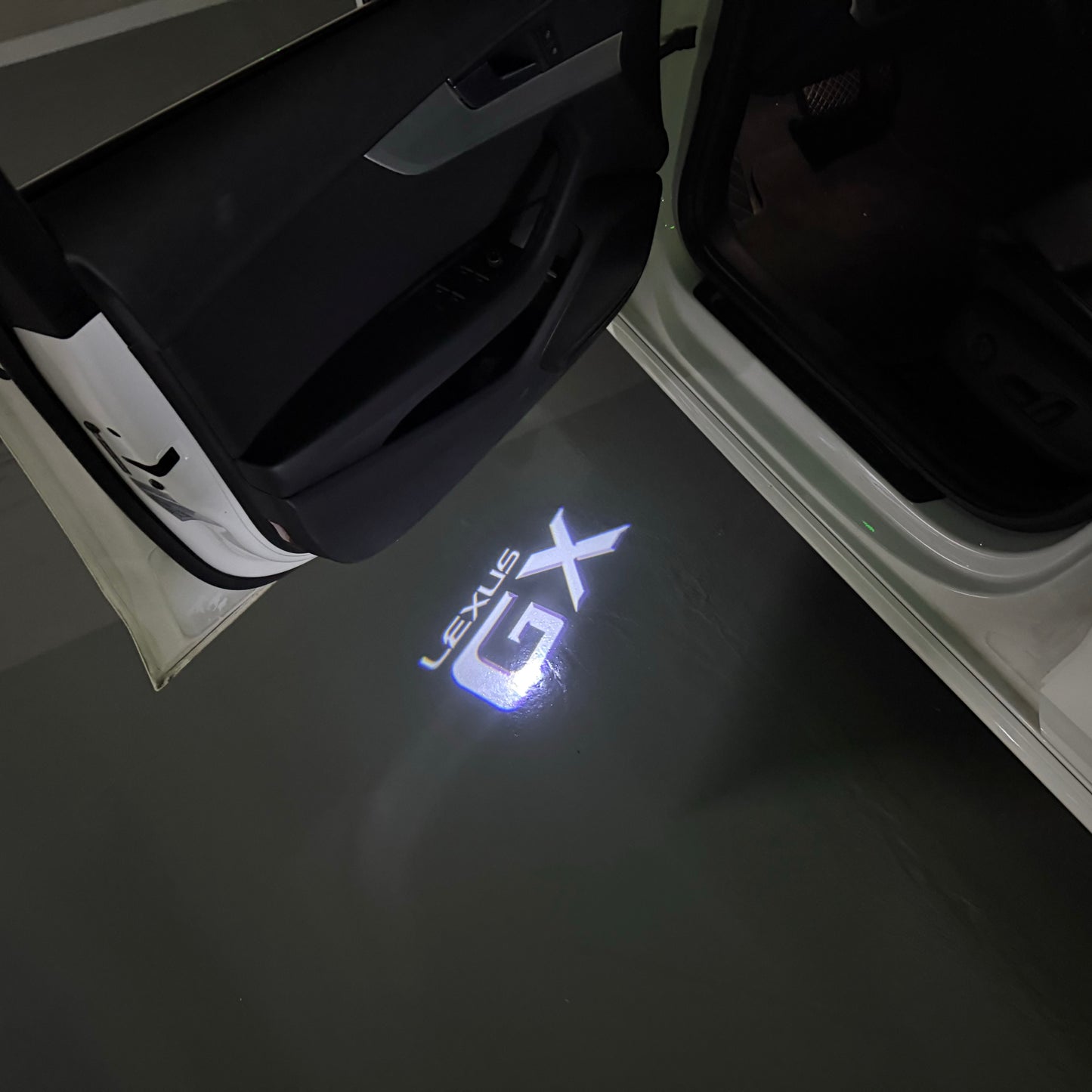 LEXUS GX LOGO PROJECROTR LIGHTS (quantity 1 = 1 sets/2 door lights)Nr.01a67