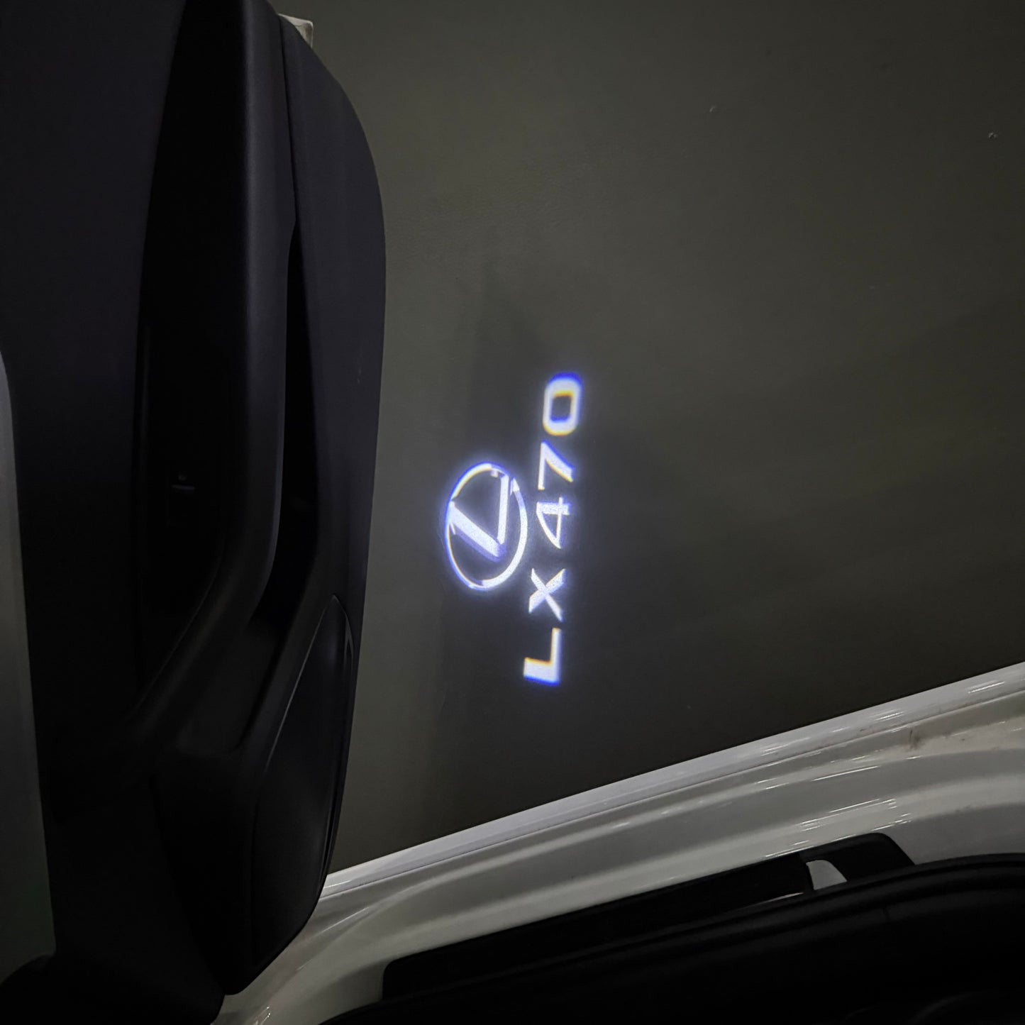 LEXUS LX 470 LOGO PROJECROTR LIGHTS (quantity 1 = 1 sets/2 door lights)Nr.01a33