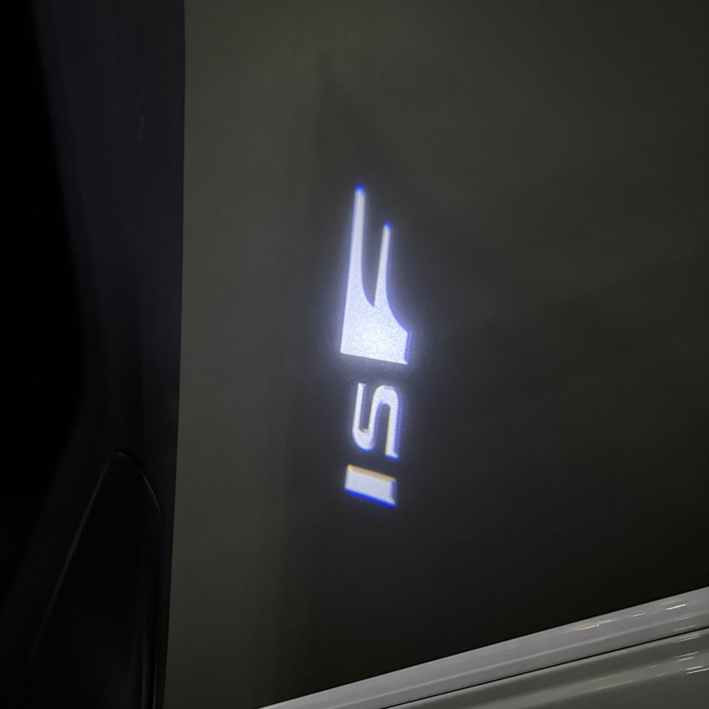 LEXUS IS LOGO PROJECROTR LIGHTS (quantity 1 = 1 sets/2 door lights)Nr.01a54