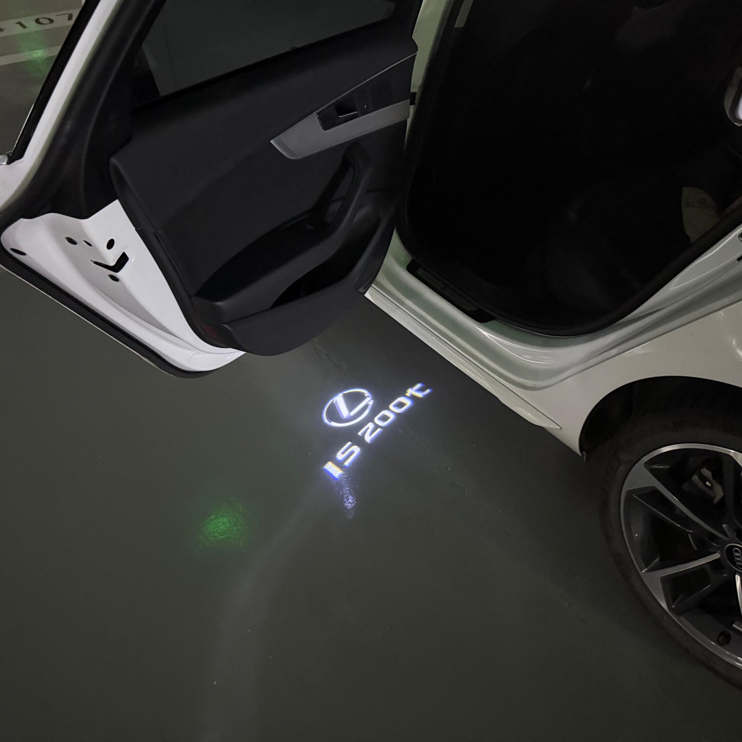 LEXUS IS 200t LOGO PROJECROTR LIGHTS (quantity 1 = 1 sets/2 door lights)Nr.01a60